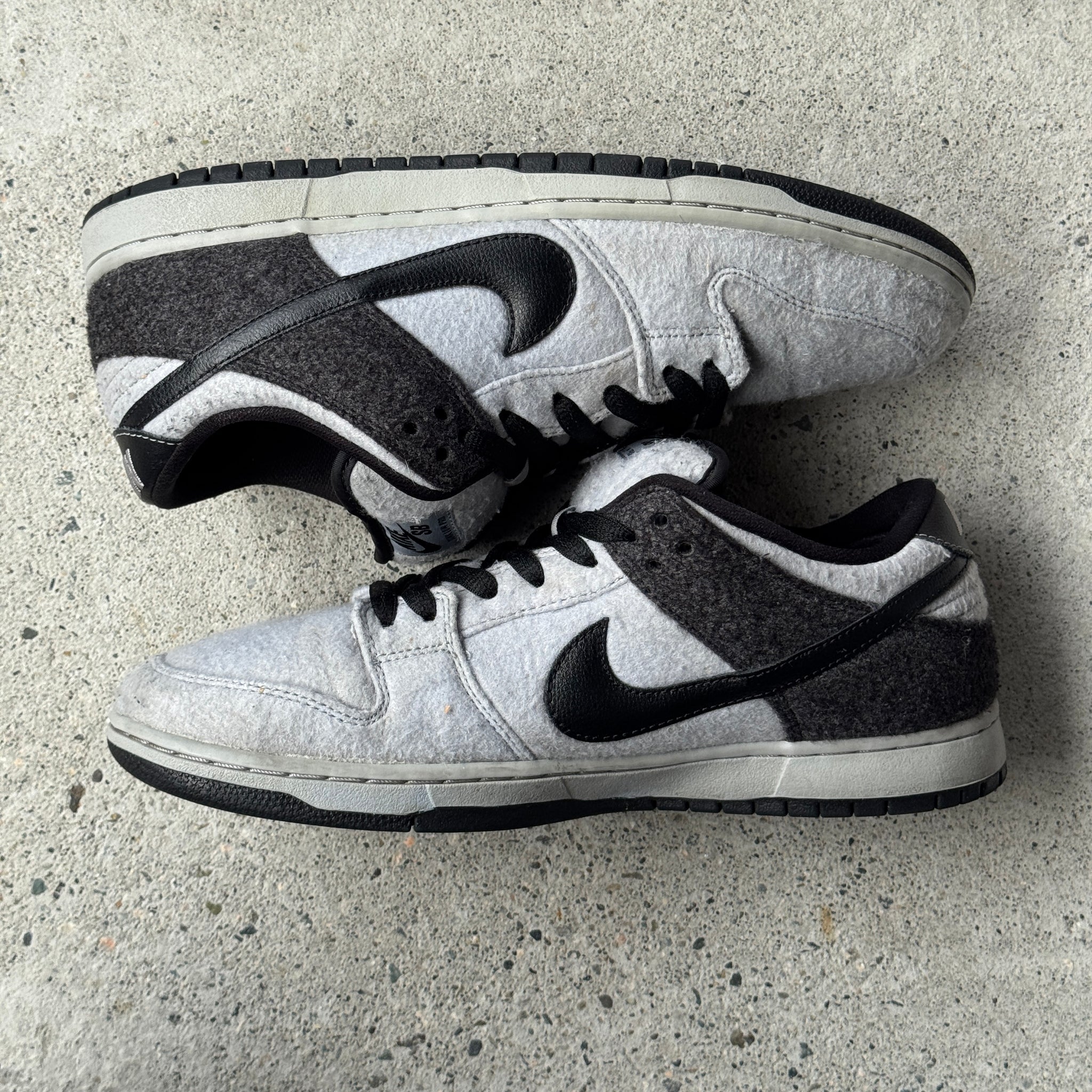11 US - NIKE SB DUNK LOW WOLF GREY/BLACK 2013