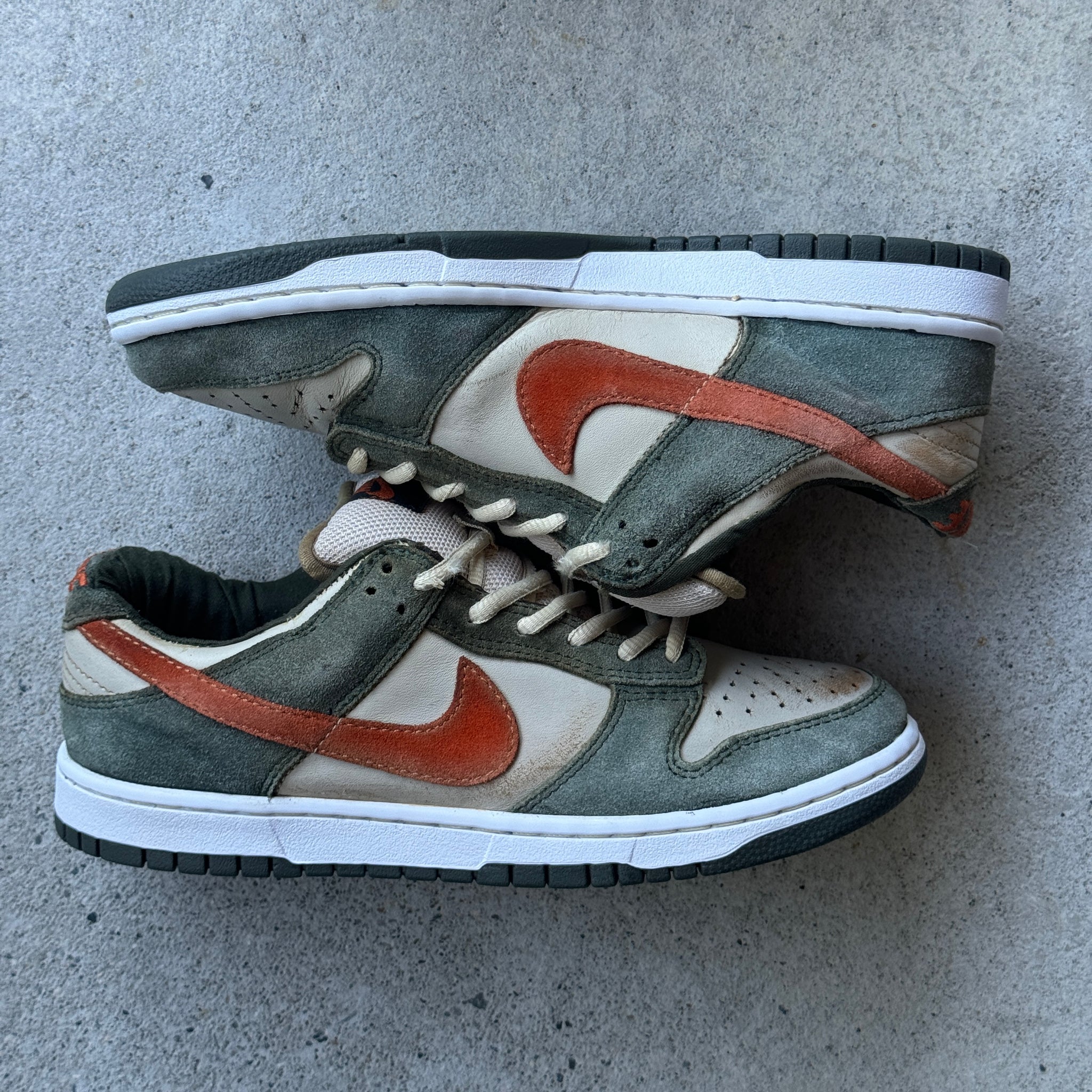 10 US - NIKE SB DUNK LOW EMB "UN-ERIE" 2006
