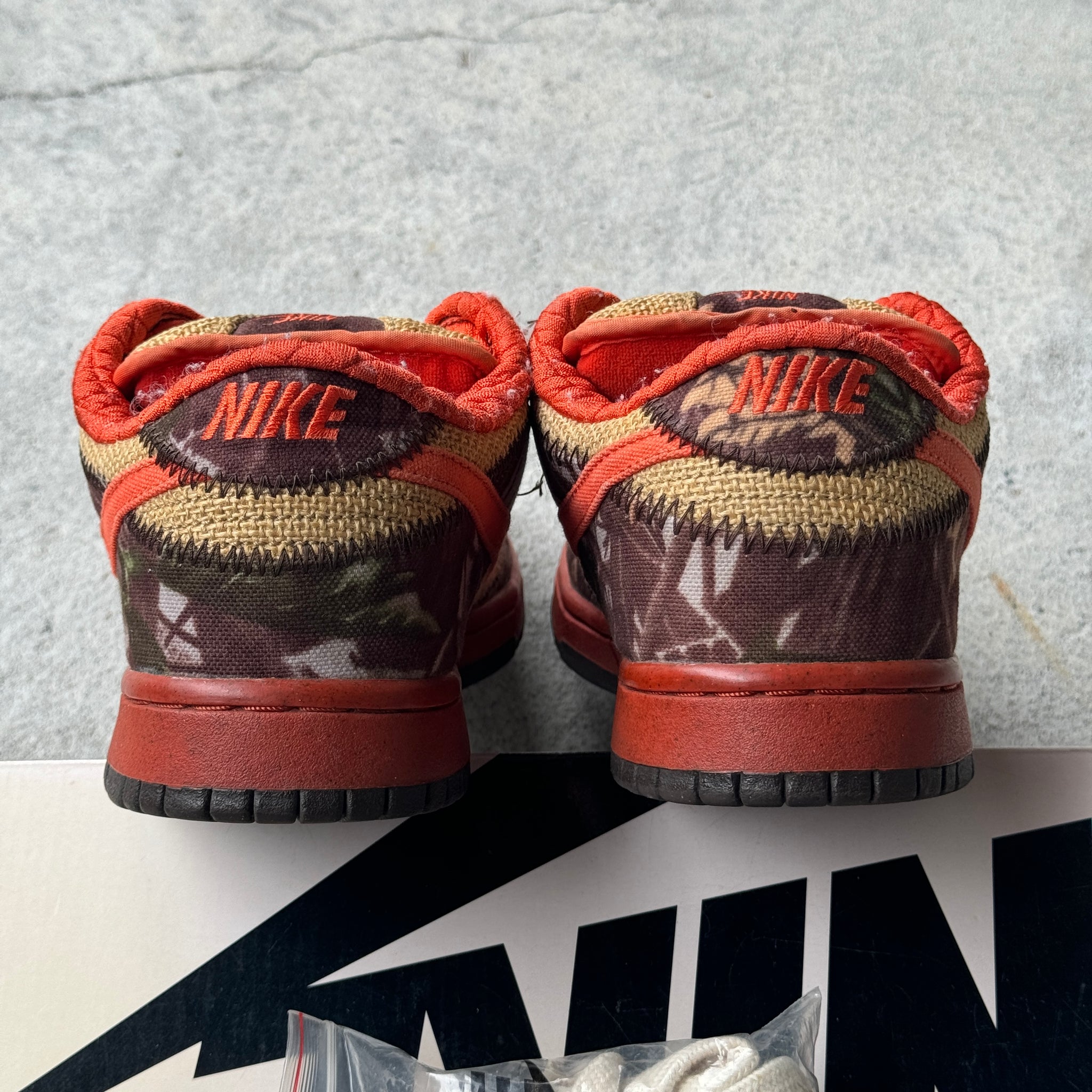 10 US - NIKE SB DUNK LOW HUNTER FORBES W BOX 2004