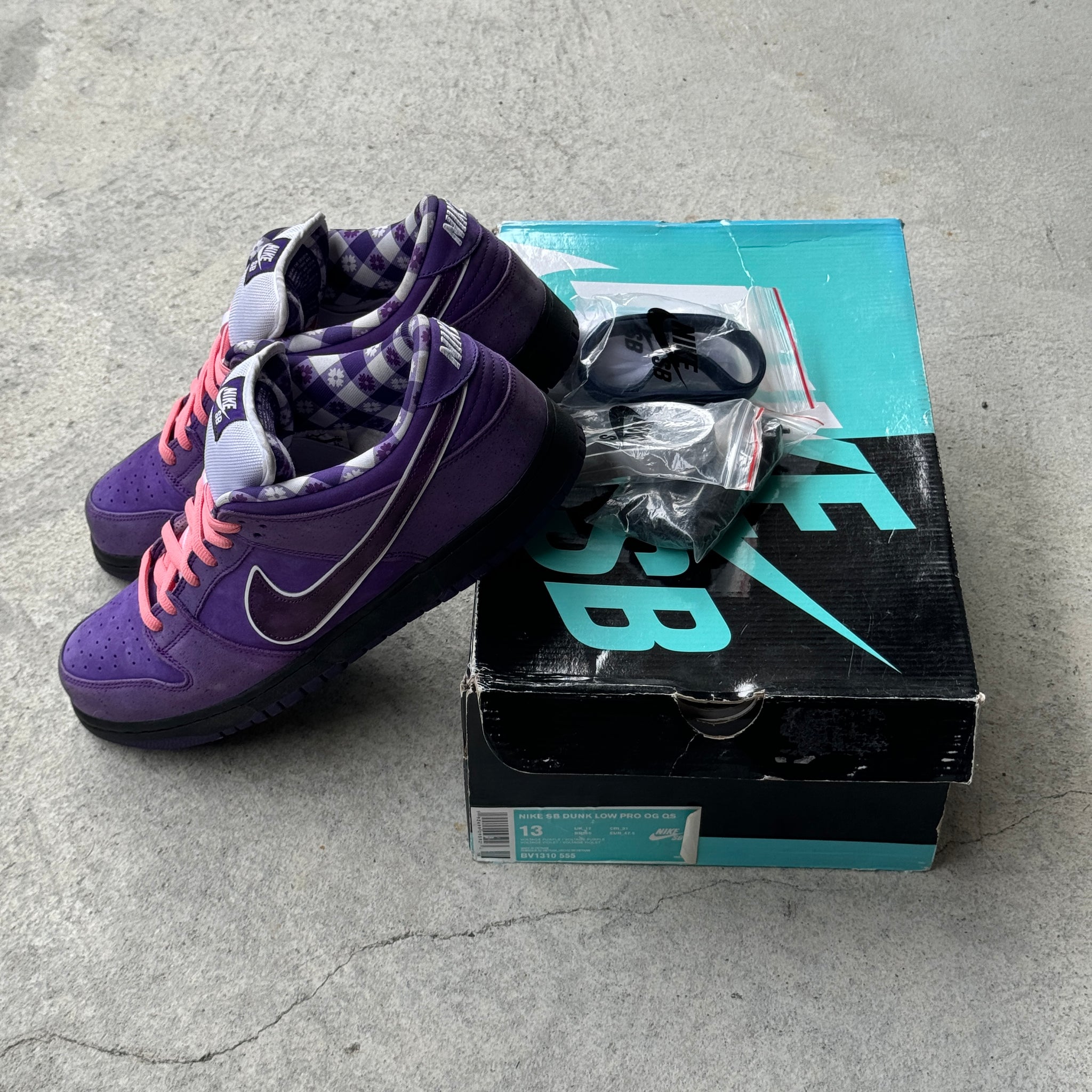 13 US - NIKE SB DUNK LOW PURPLE LOBSTER W BOX 2018