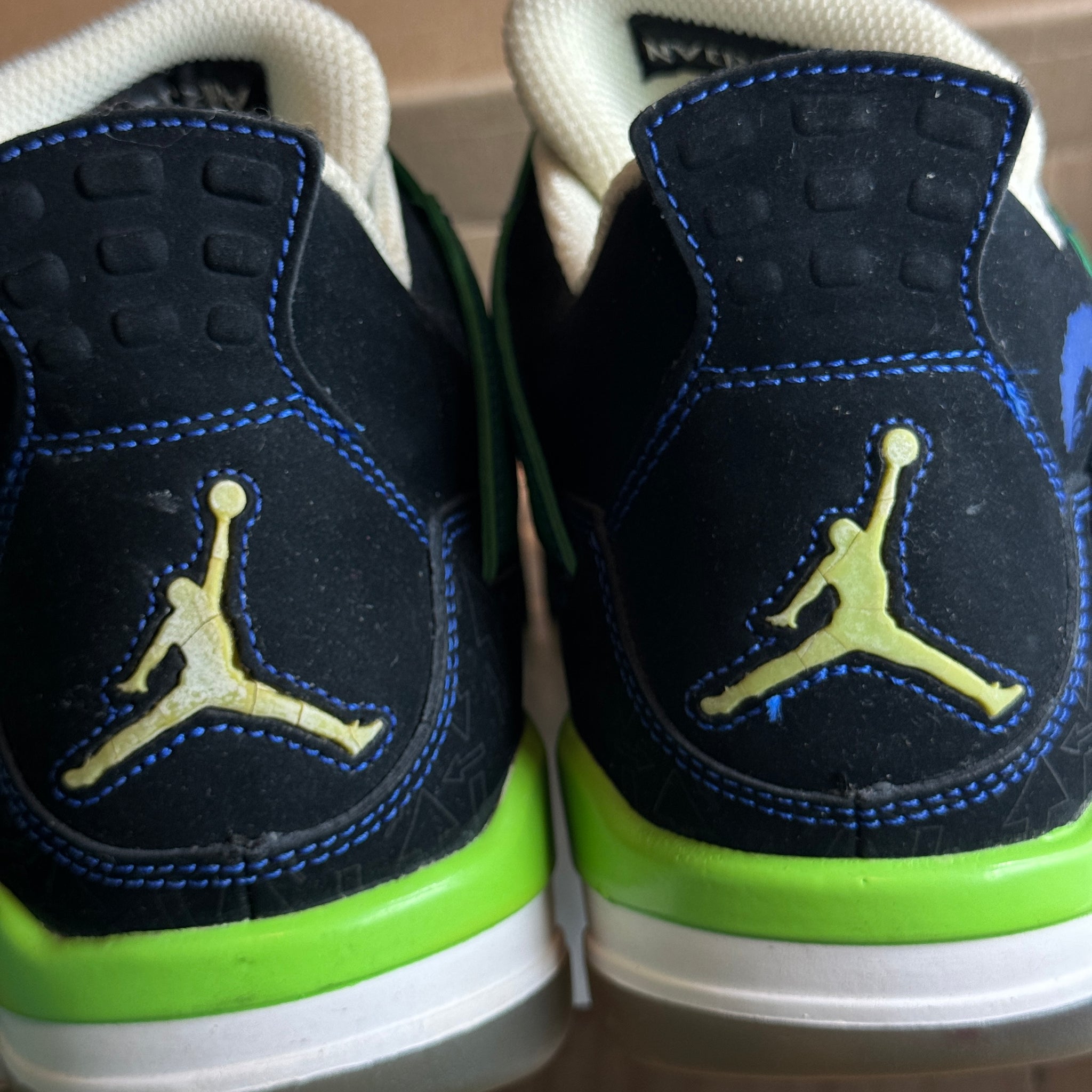9.5 US - DS JORDAN 4 DOERNBECHER W BOX 2011