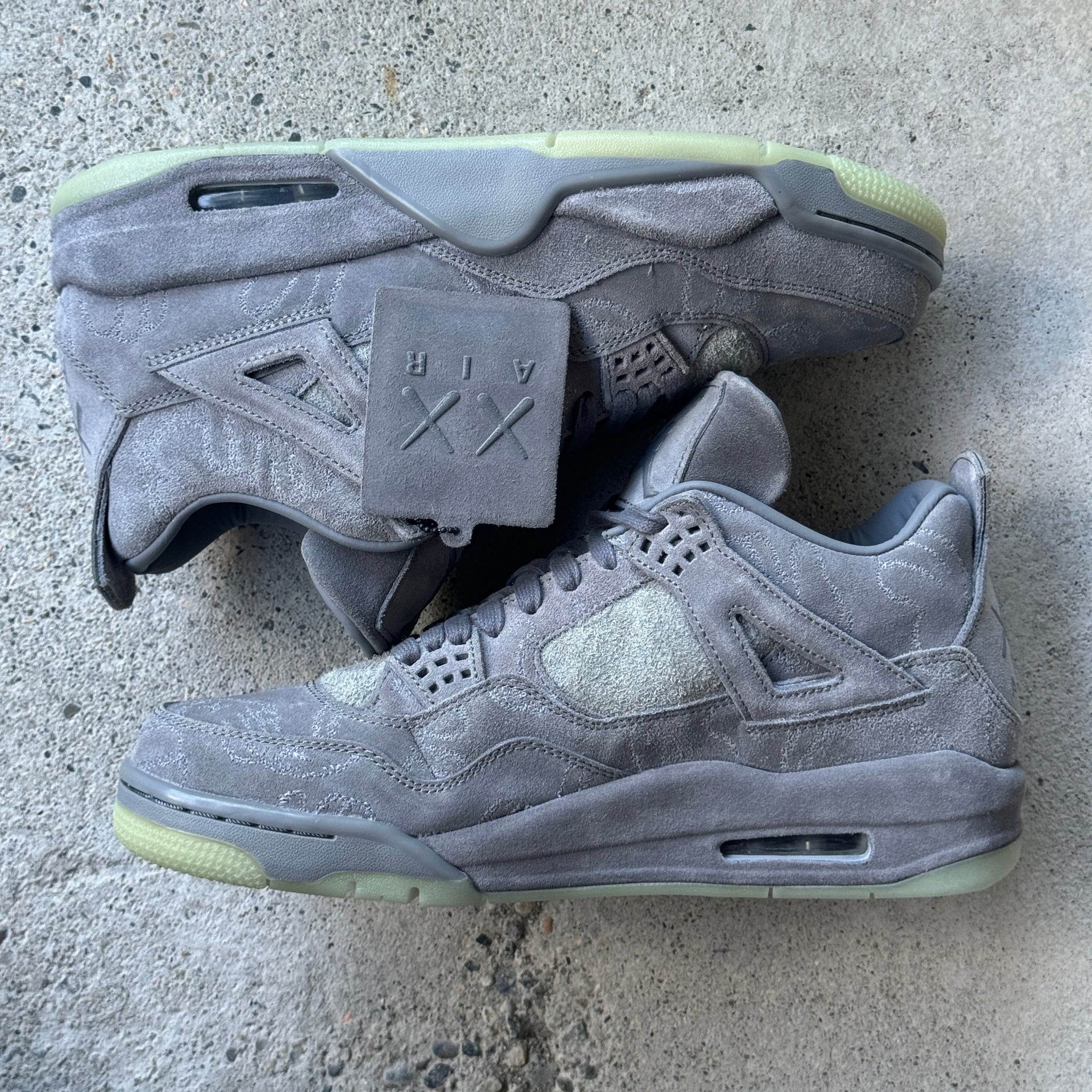 10 US - DS JORDAN 4 KAWS GREY W BOX 2017