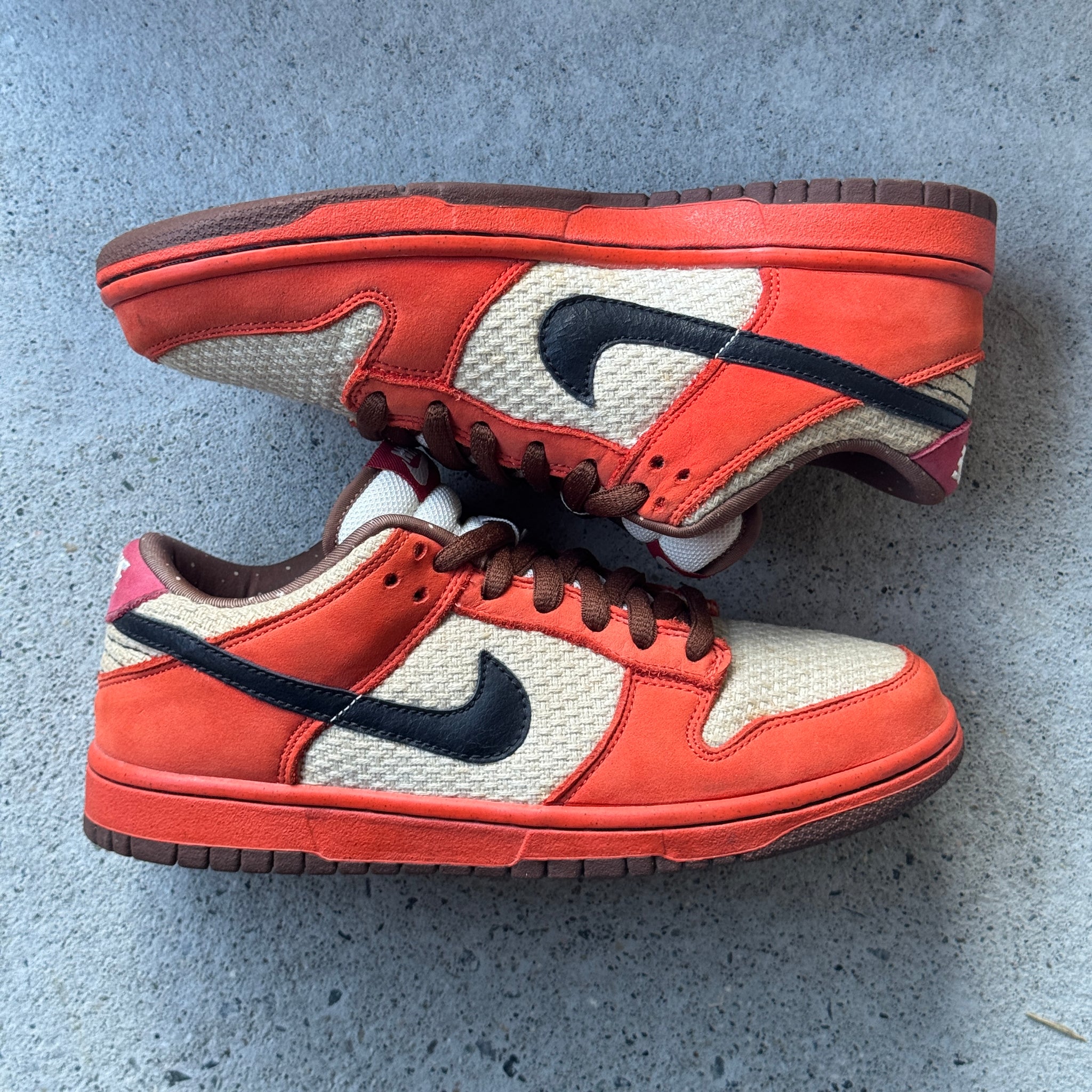 7 US - NIKE SB DUNK LOW UN-HEMP TOP RAMEN W BOX 2009