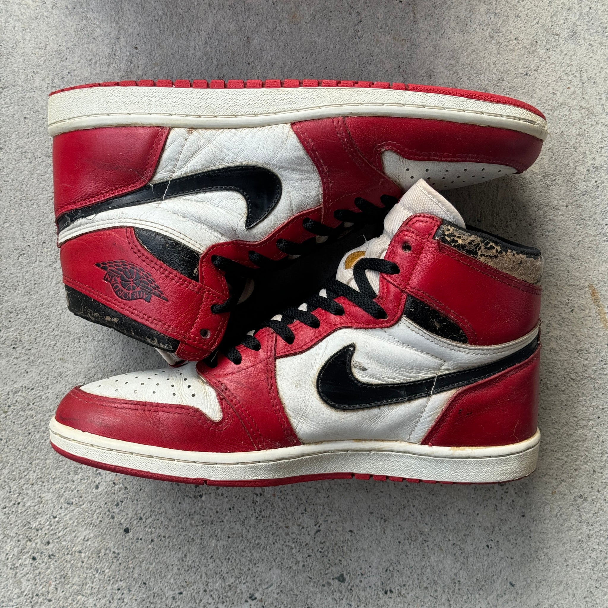 10 US - JORDAN 1 CHICAGO 1985