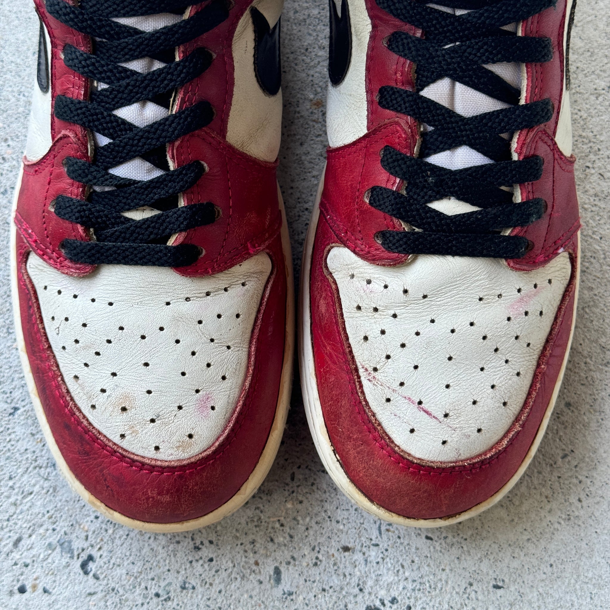 10 US - JORDAN 1 CHICAGO 1985