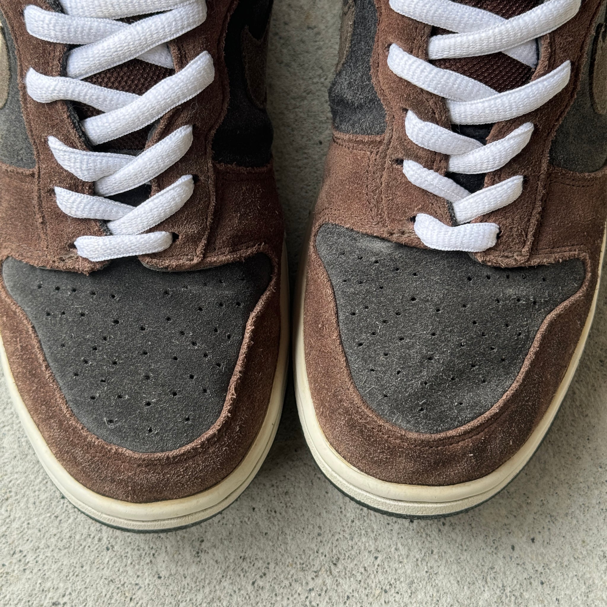 9.5 US - NIKE SB DUNK HIGH PAUL BROWN 2002