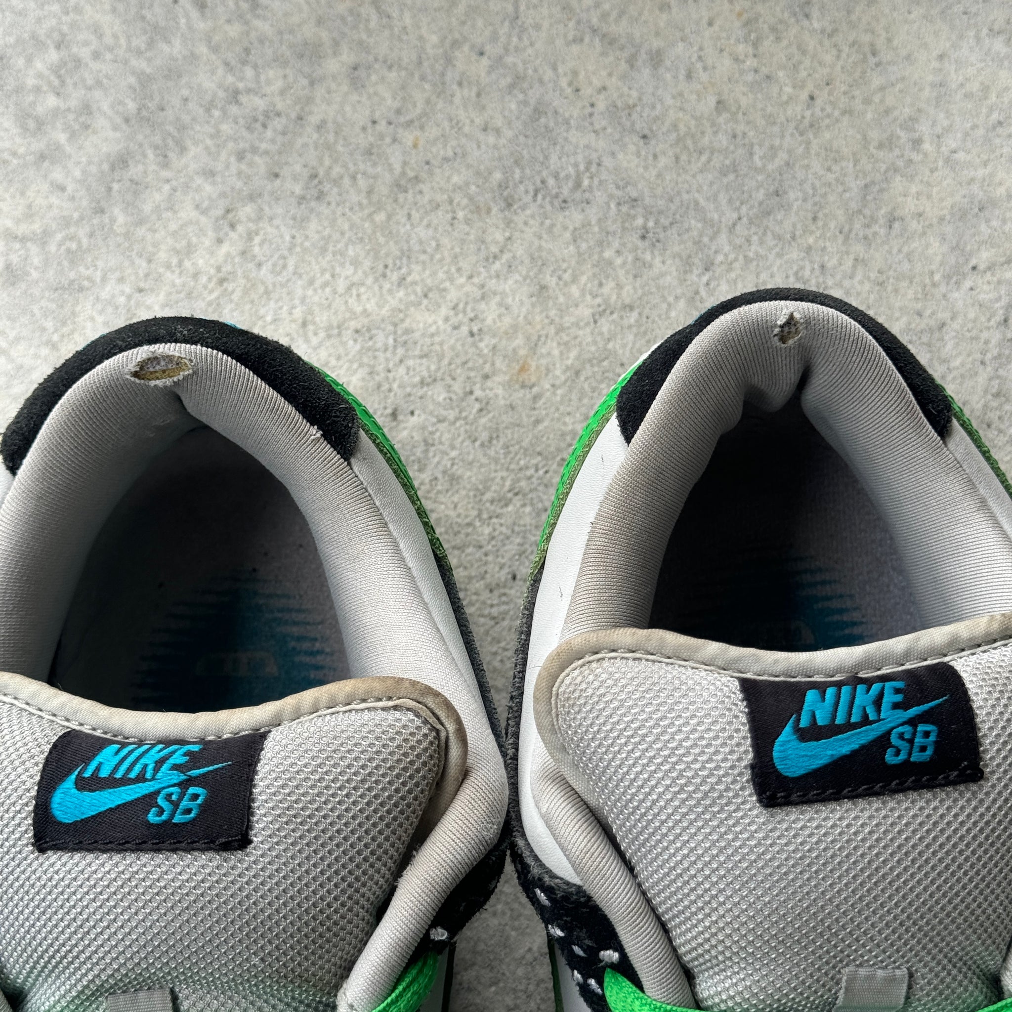 11 US - NIKE SB DUNK LOW LOON 2010