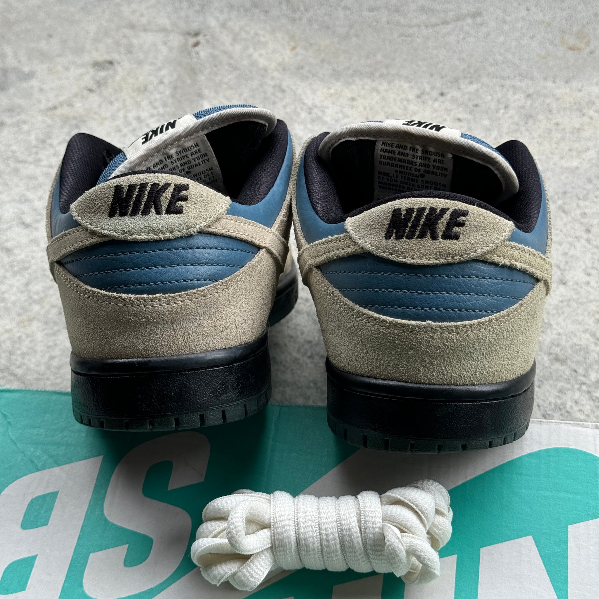8.5 US - NIKE SB DUNK LOW THUNDERSTORM W BOX 2019
