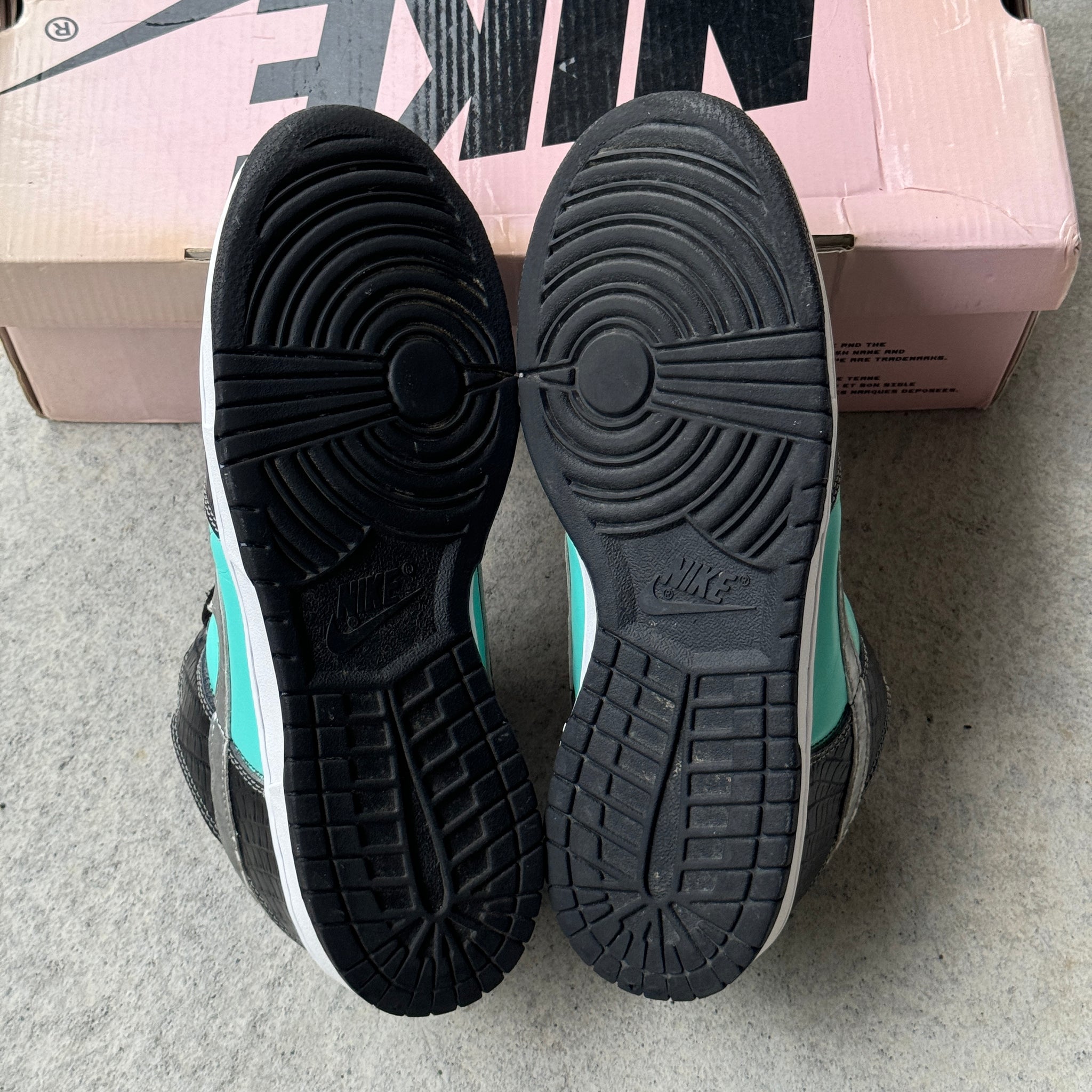 9.5 US - NIKE SB DUNK LOW TIFFANY W BOX 2005
