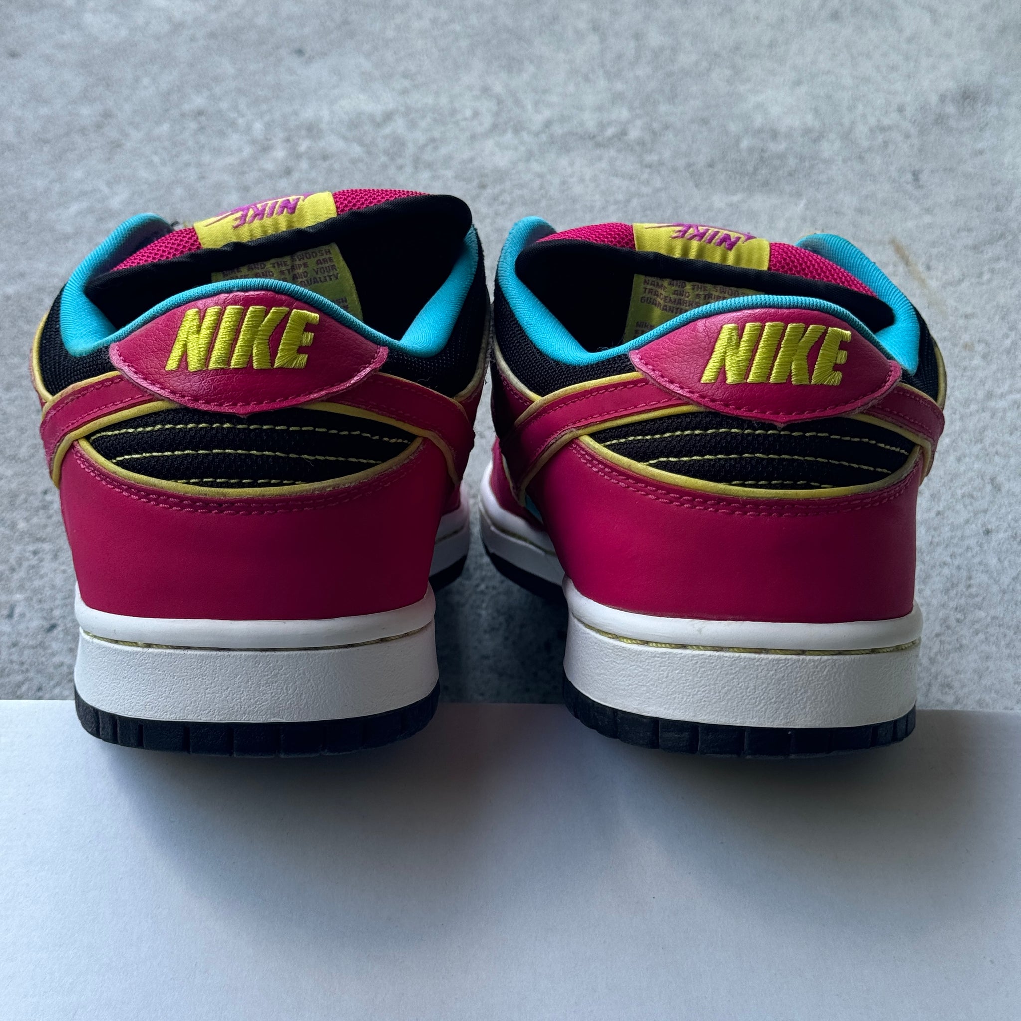 10 US - NIKE SB DUNK LOW MS PACMAN 2009
