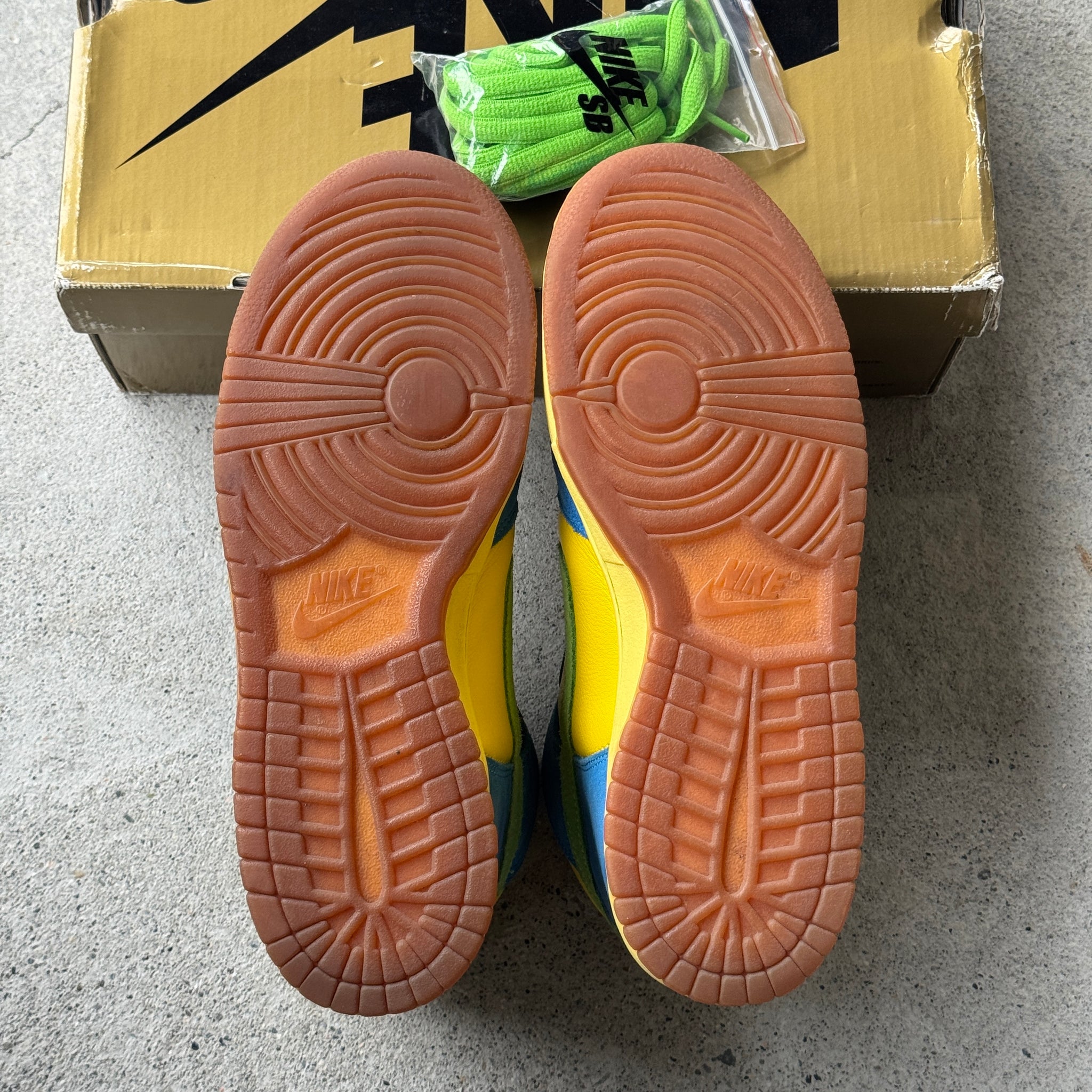 9 US - NIKE SB DUNK HIGH MARGE SIMPSON W BOX 2008