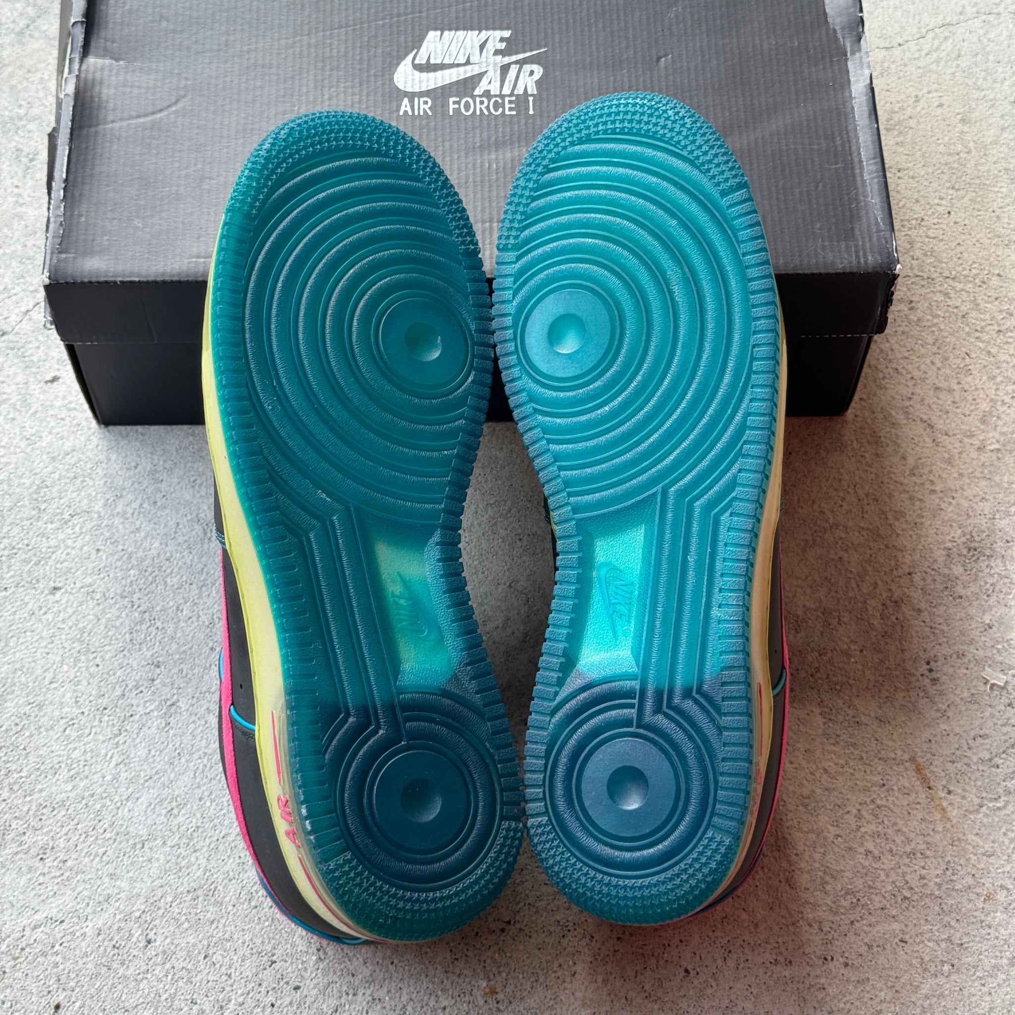 12.5 US - NIKE AIR FORCE 1 PRO BOWL LA FAMILIA F&F SAMPLE W BOX 2012