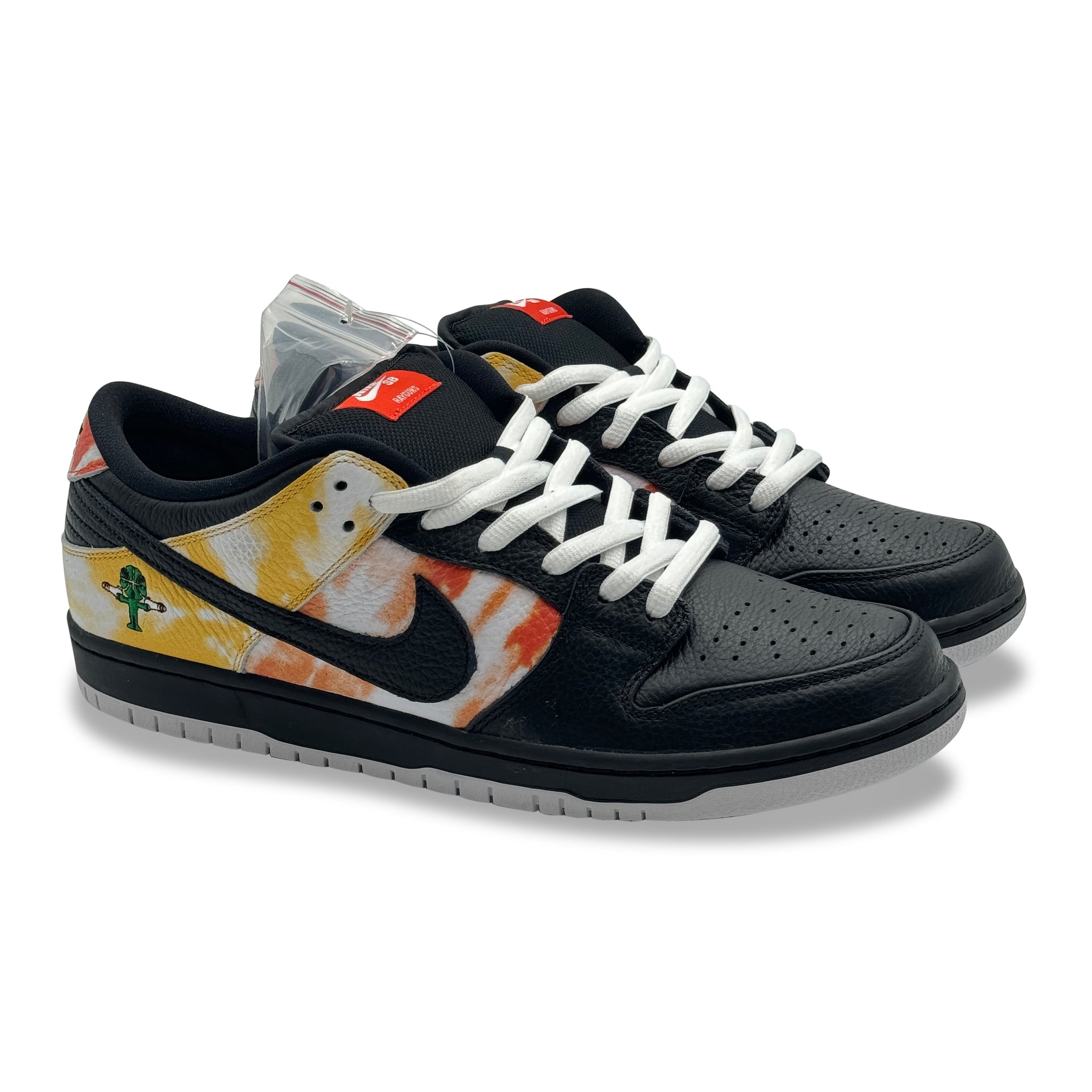 13 US - DS NIKE SB DUNK LOW RAYGUN TIE-DYE BLACK W BOX 2019