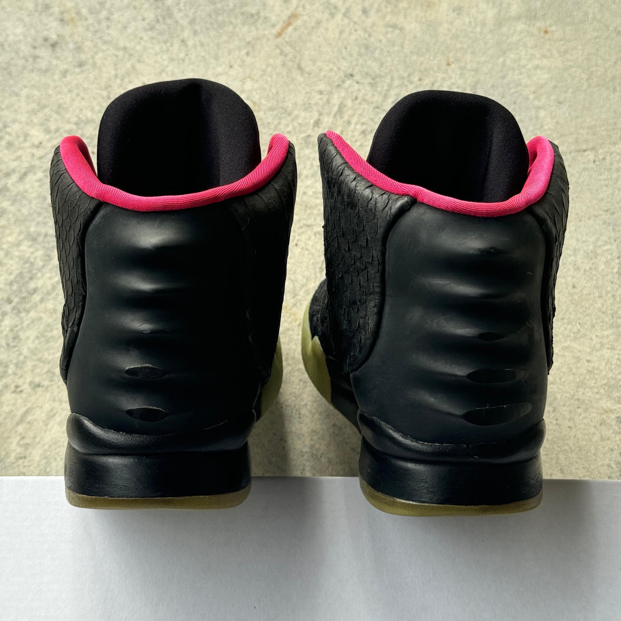 8 US - NIKE AIR YEEZY 2 SOLAR RED 2014