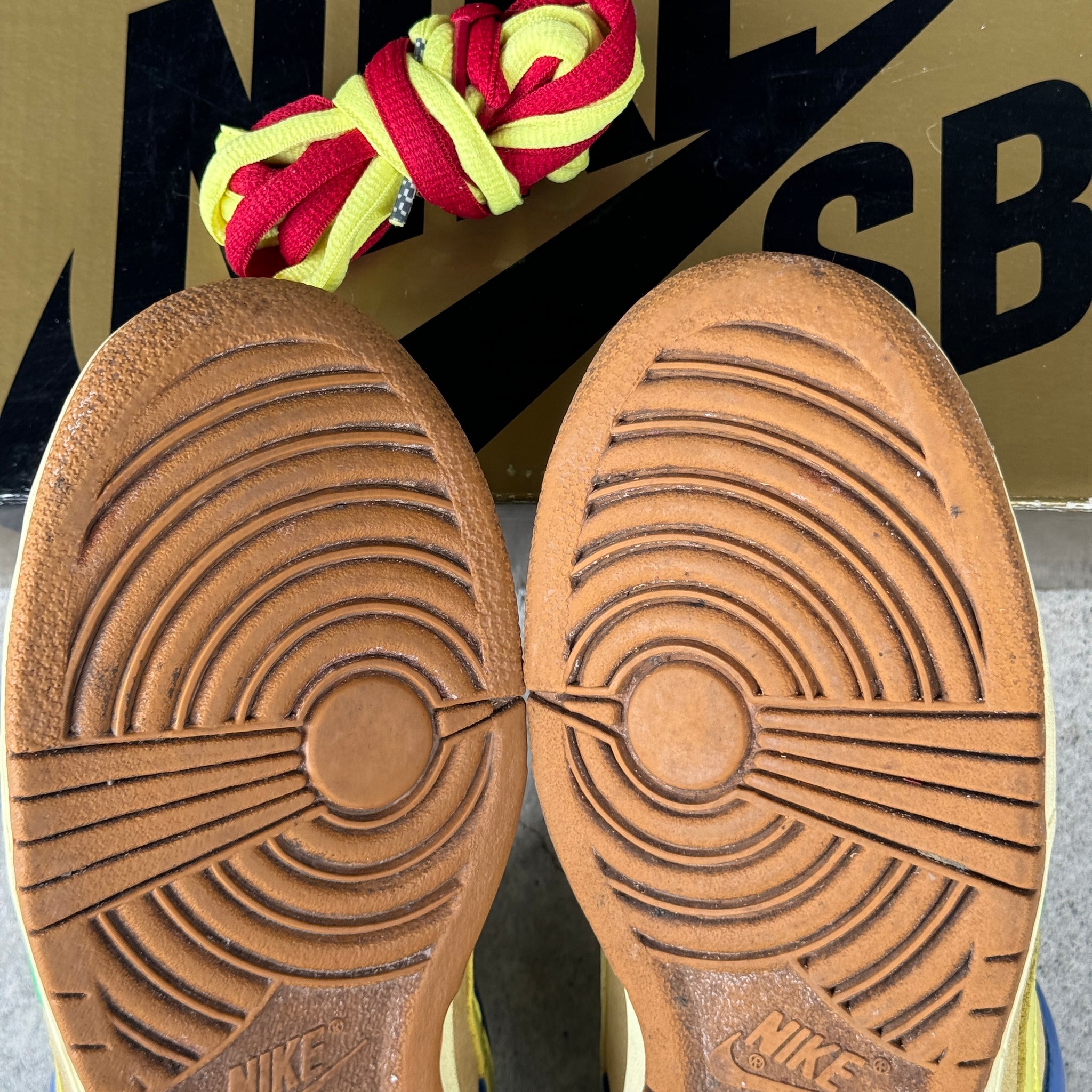 9 US - NIKE SB DUNK LOW BROOKLYN PROJECTS W BOX 2009