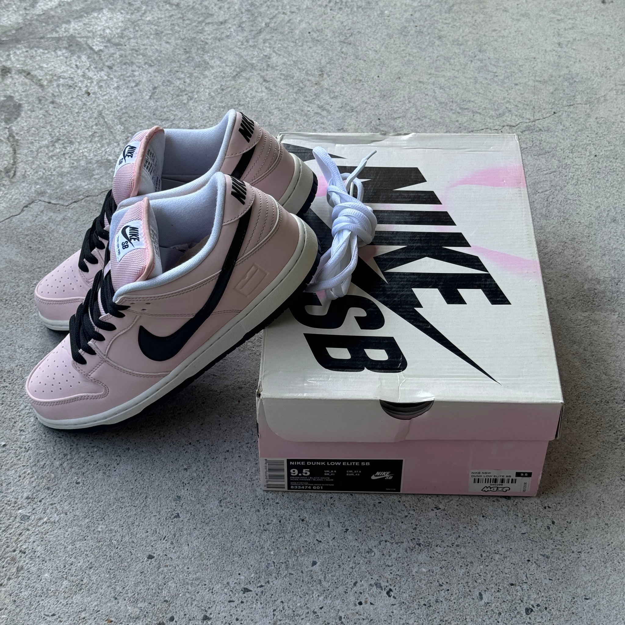 9.5 US - NIKE SB DUNK LOW PINK BOX W BOX 2016