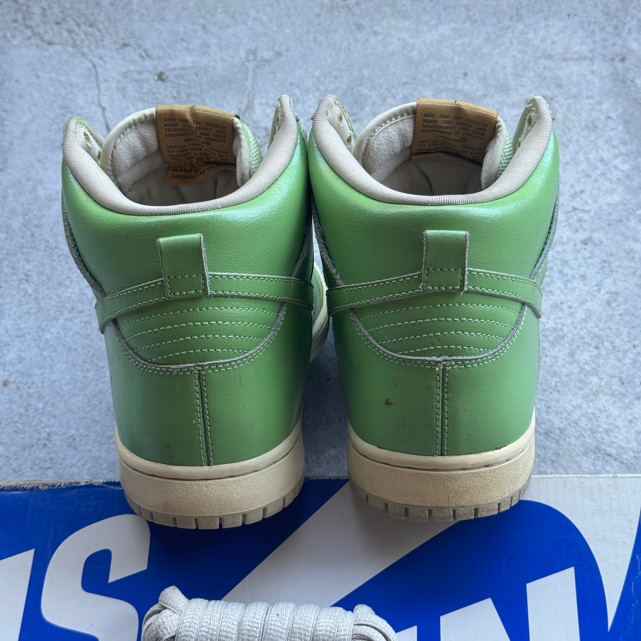 10 US - NIKE SB DUNK HIGH STATUE OF LIBERTY W BOX 2011