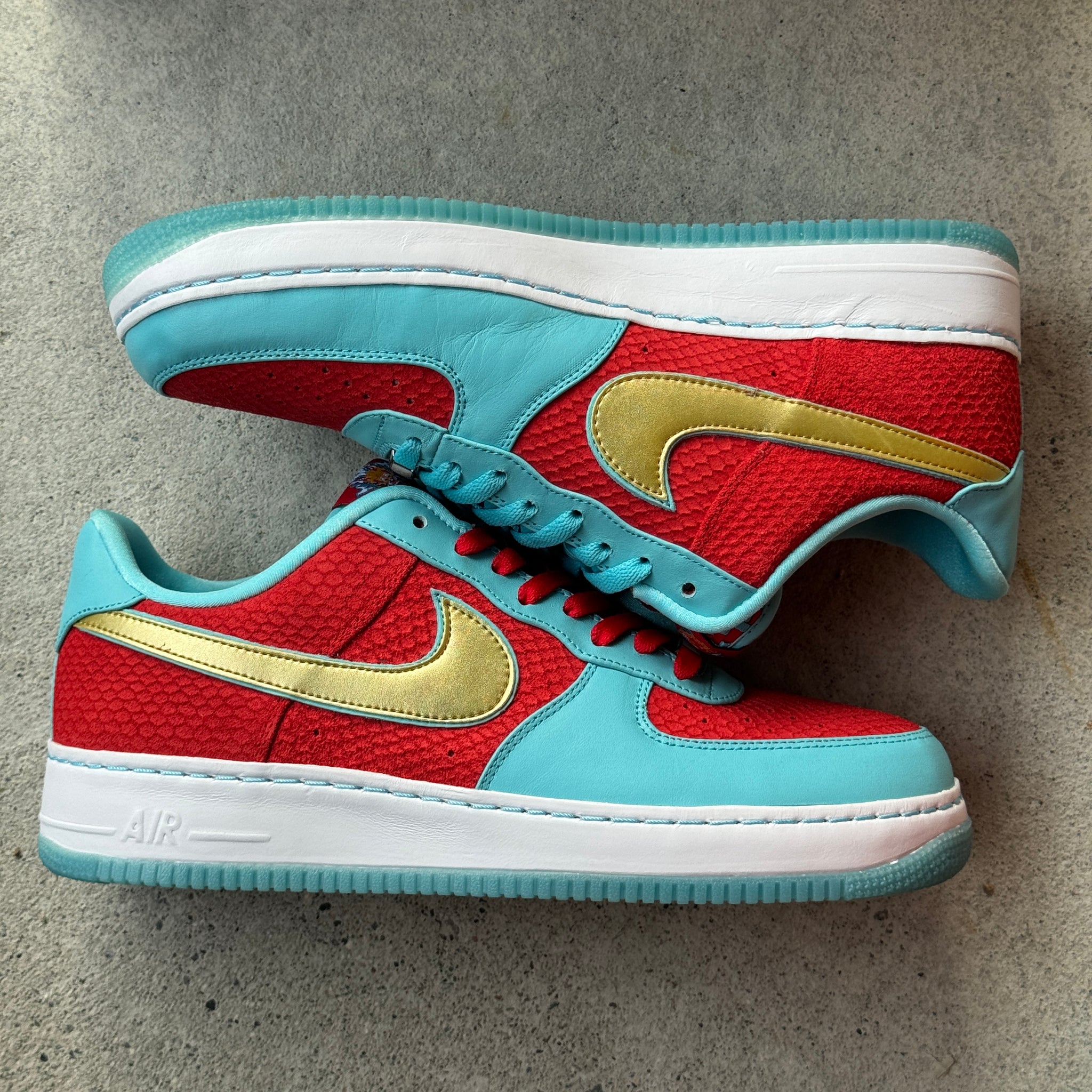 12 US - DS NIKE AIR FORCE 1 YEAR OF THE DRAGON W BOX 2012