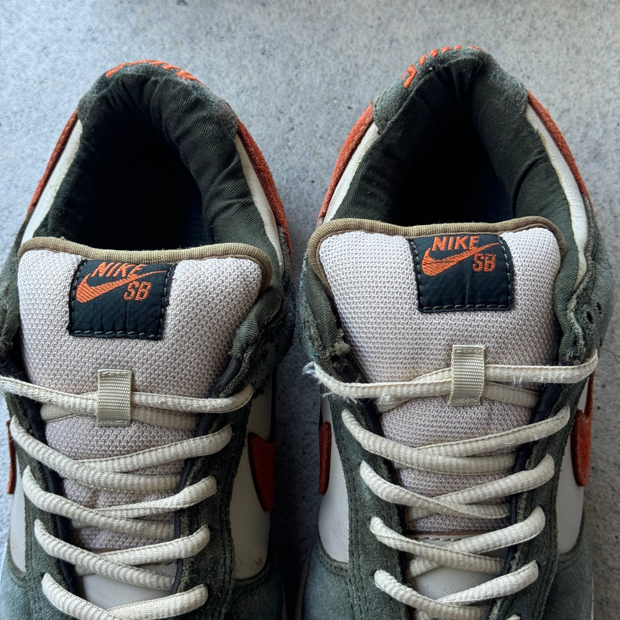 10 US - NIKE SB DUNK LOW EMB "UN-ERIE" 2006
