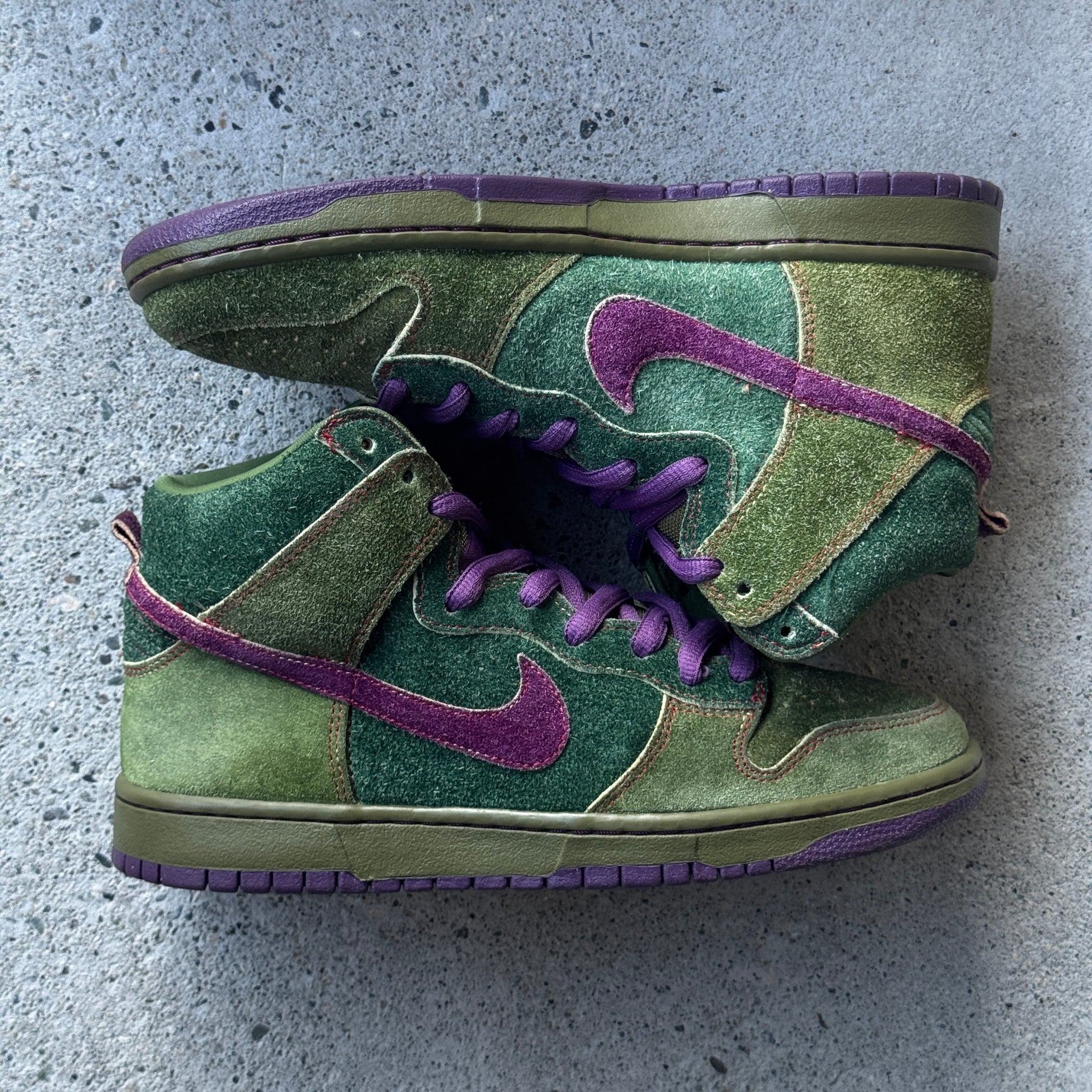 7.5 US - NIKE SB DUNK HIGH SKUNK 2010