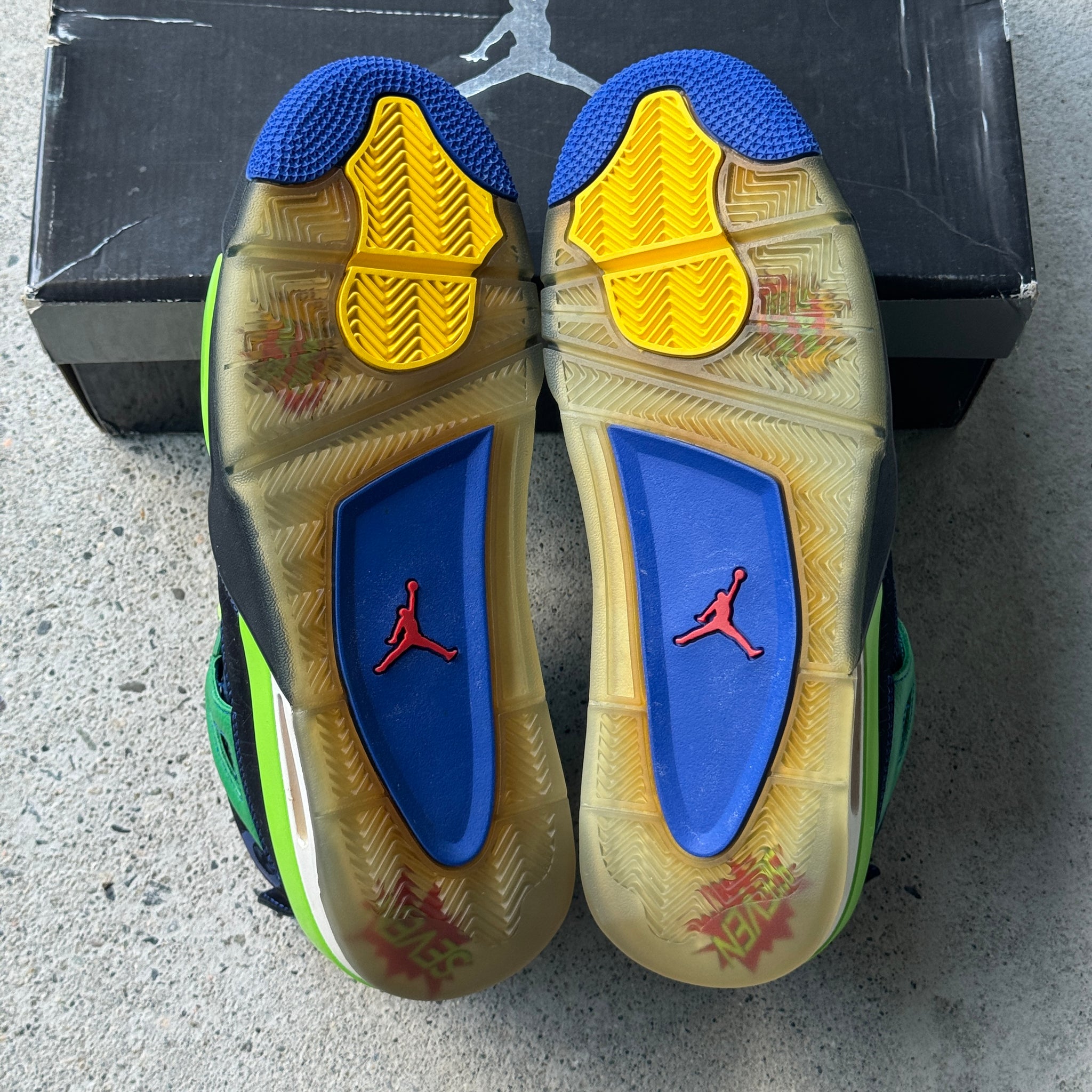 9.5 US - DS JORDAN 4 DOERNBECHER W BOX 2011