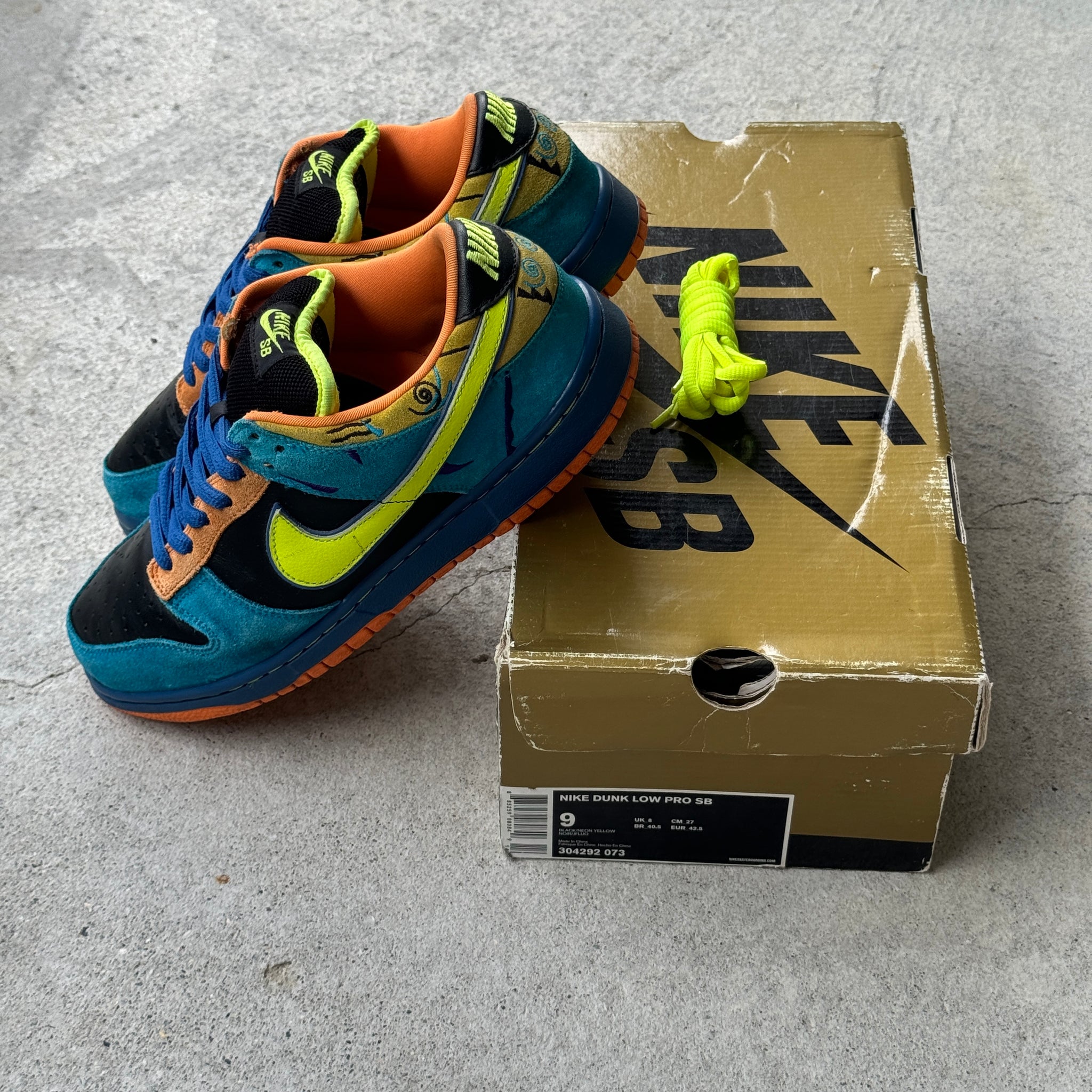 9 US - NIKE SB DUNK LOW SKATE OR DIE W BOX 2008