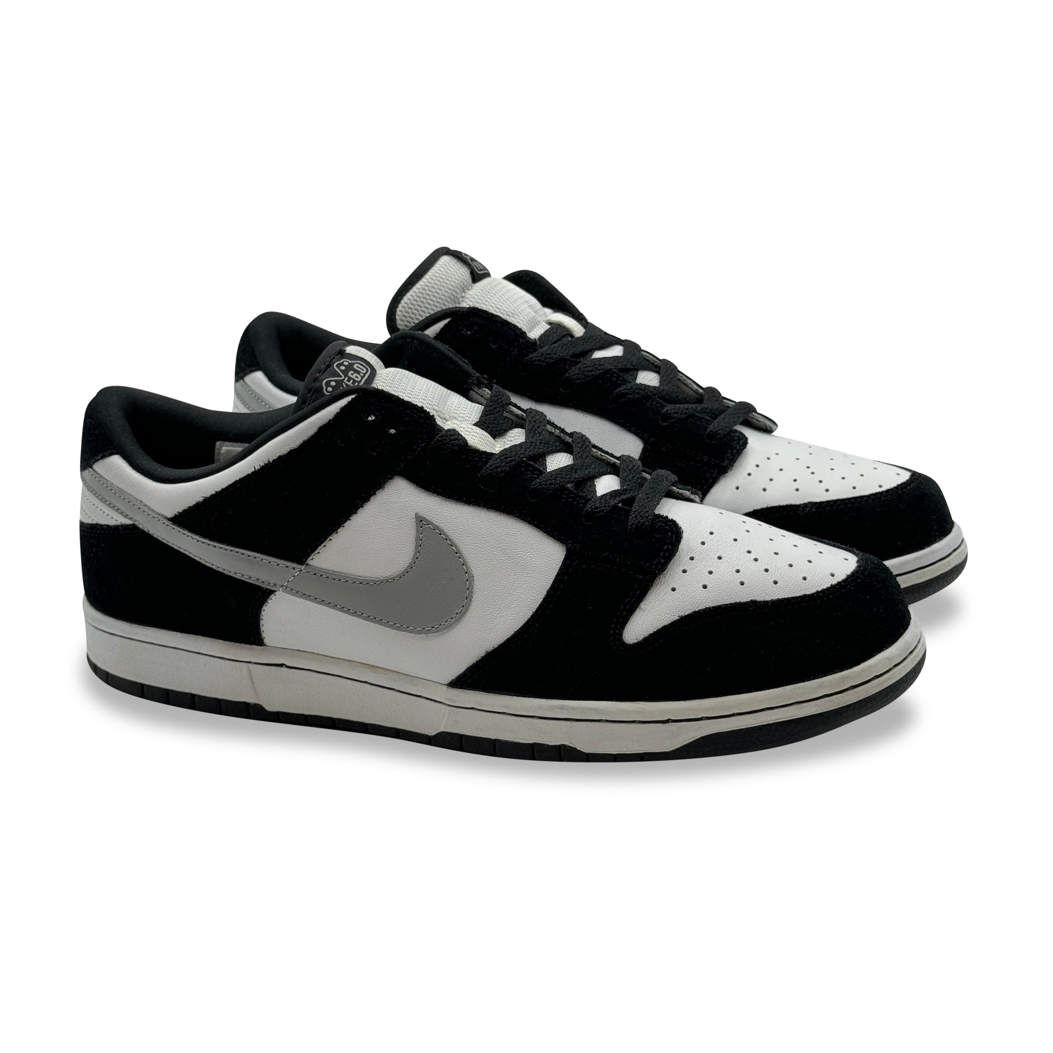 13 US - NIKE DUNK LOW BLACK/SILVER 6.0 2006