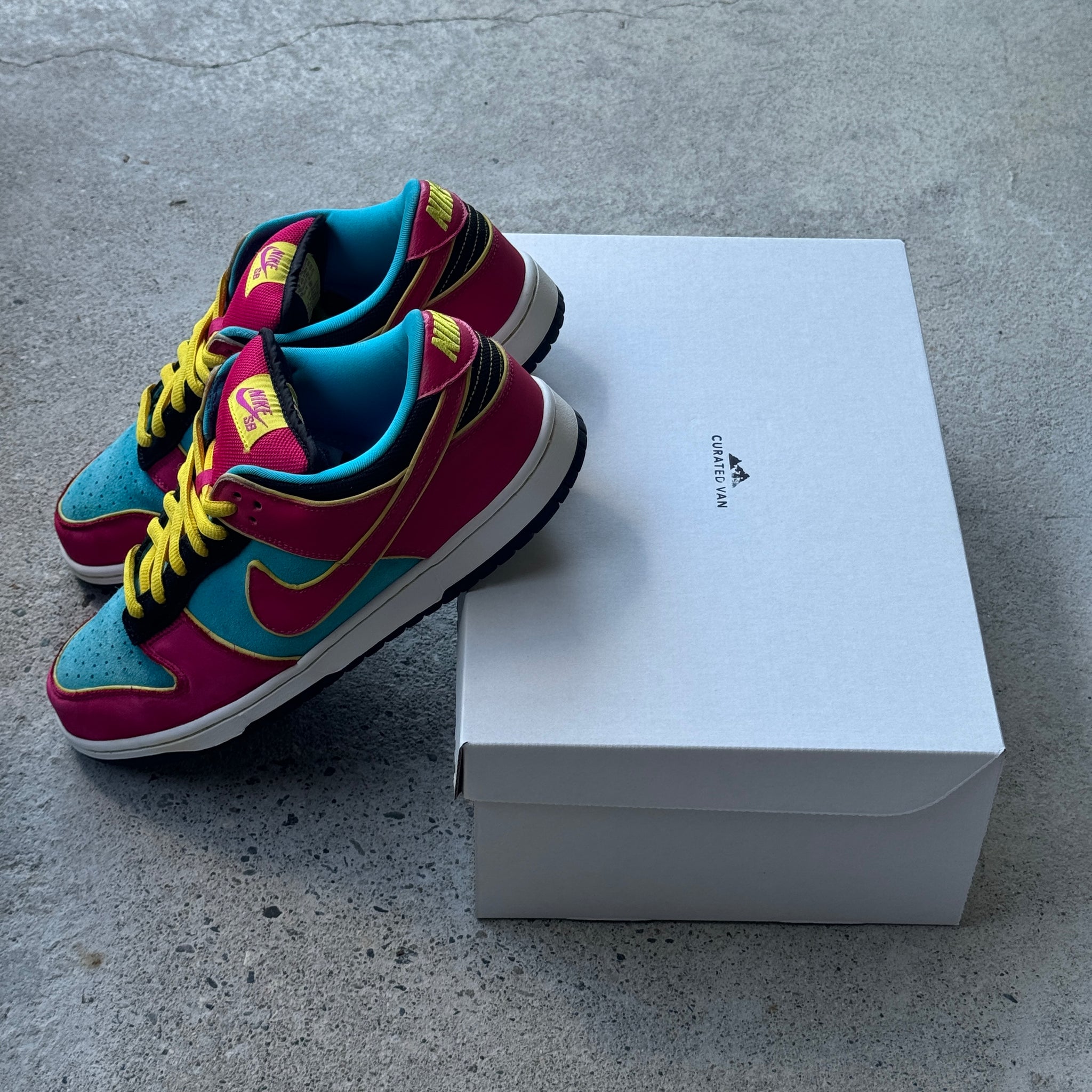 10 US - NIKE SB DUNK LOW MS PACMAN 2009