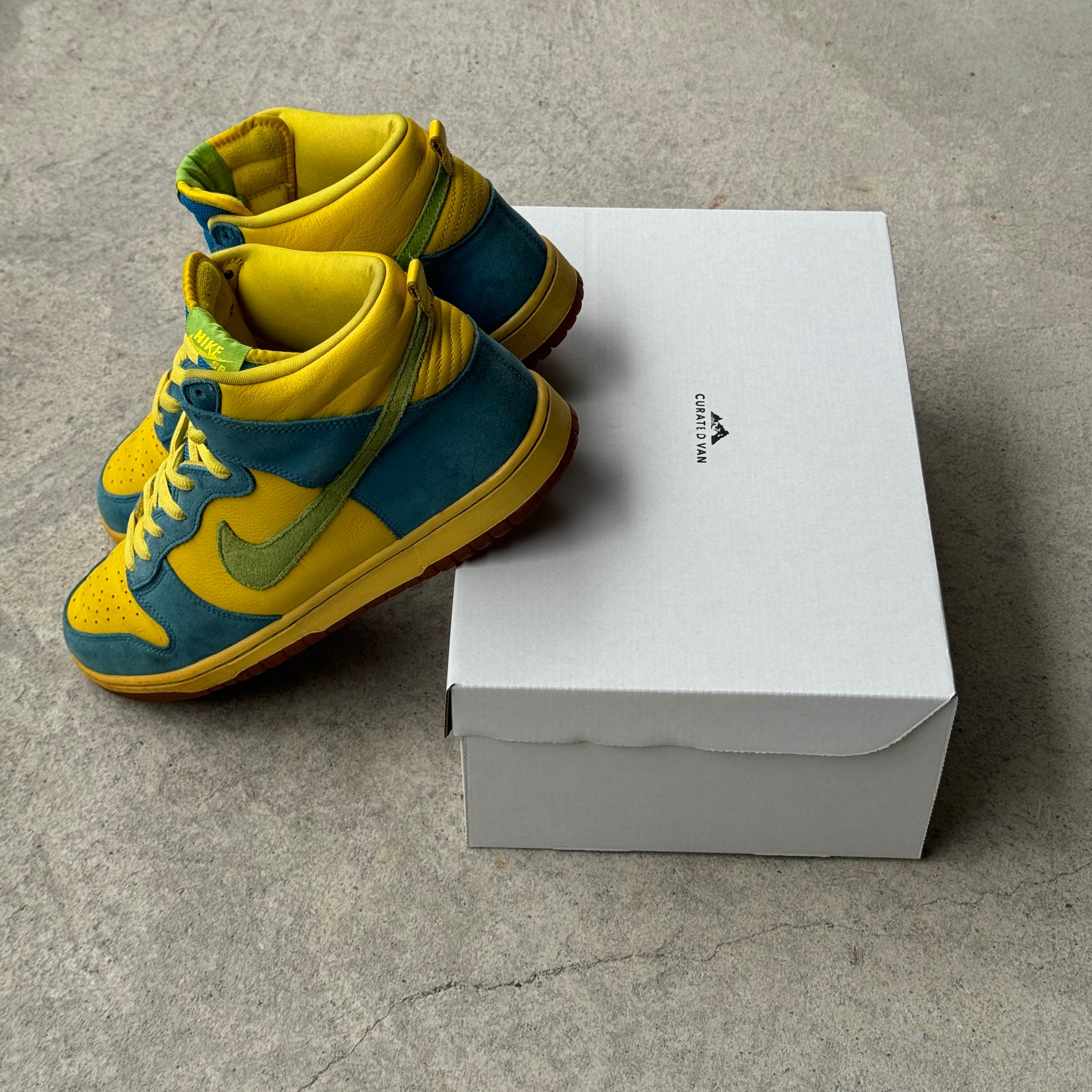 11 US - NIKE SB DUNK HIGH MARGE SIMPSON 2008