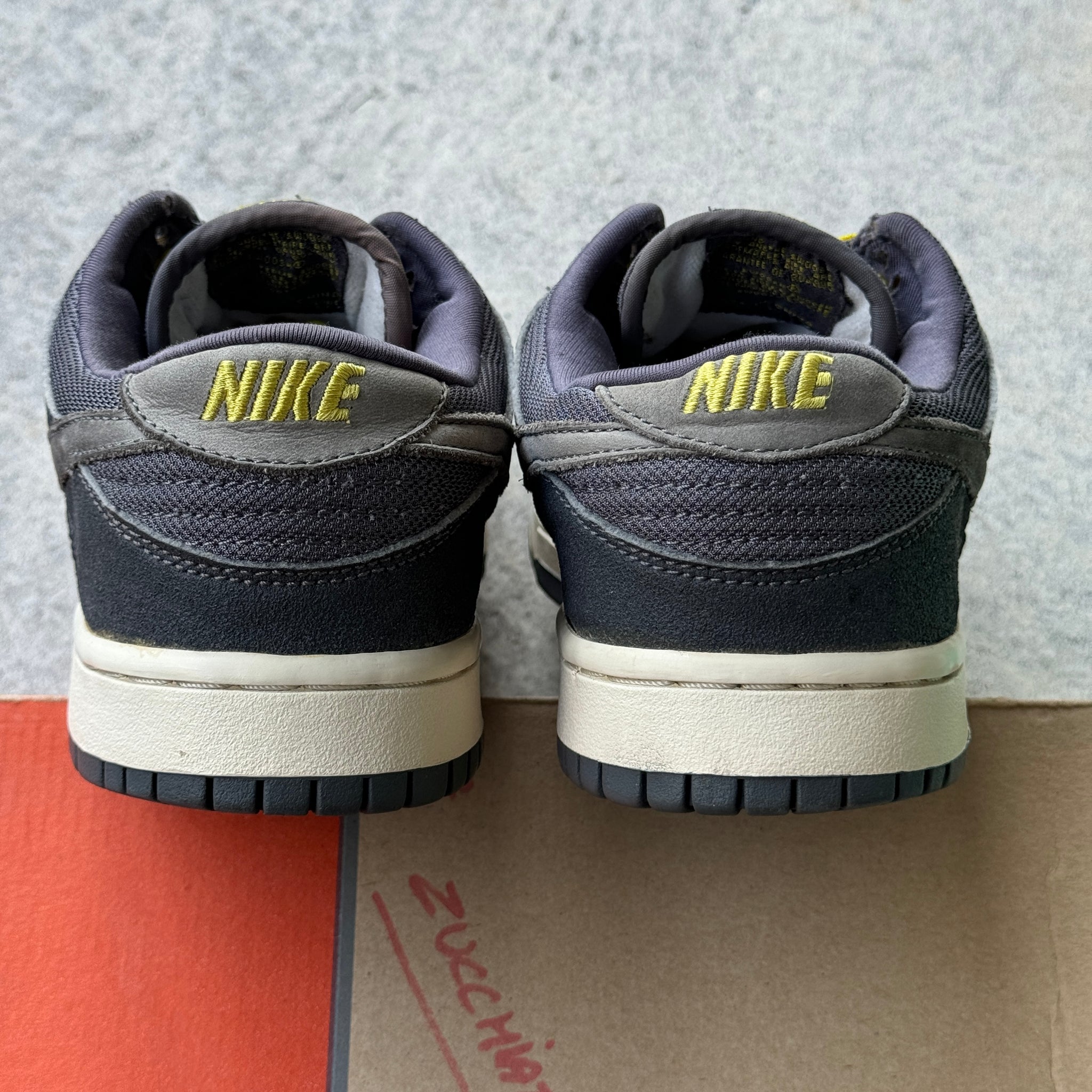 8 US - NIKE DUNK LOW PRO B LIGHTNING W BOX 2001