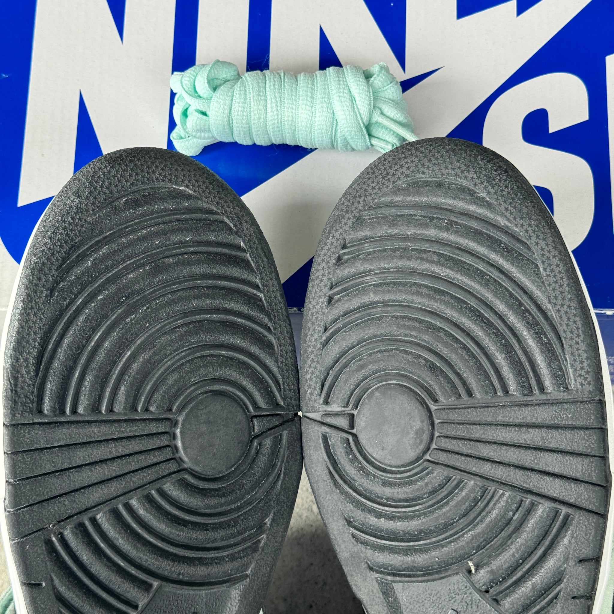 13 US - NIKE SB DUNK MID SEA CRYSTAL W BOX 2009