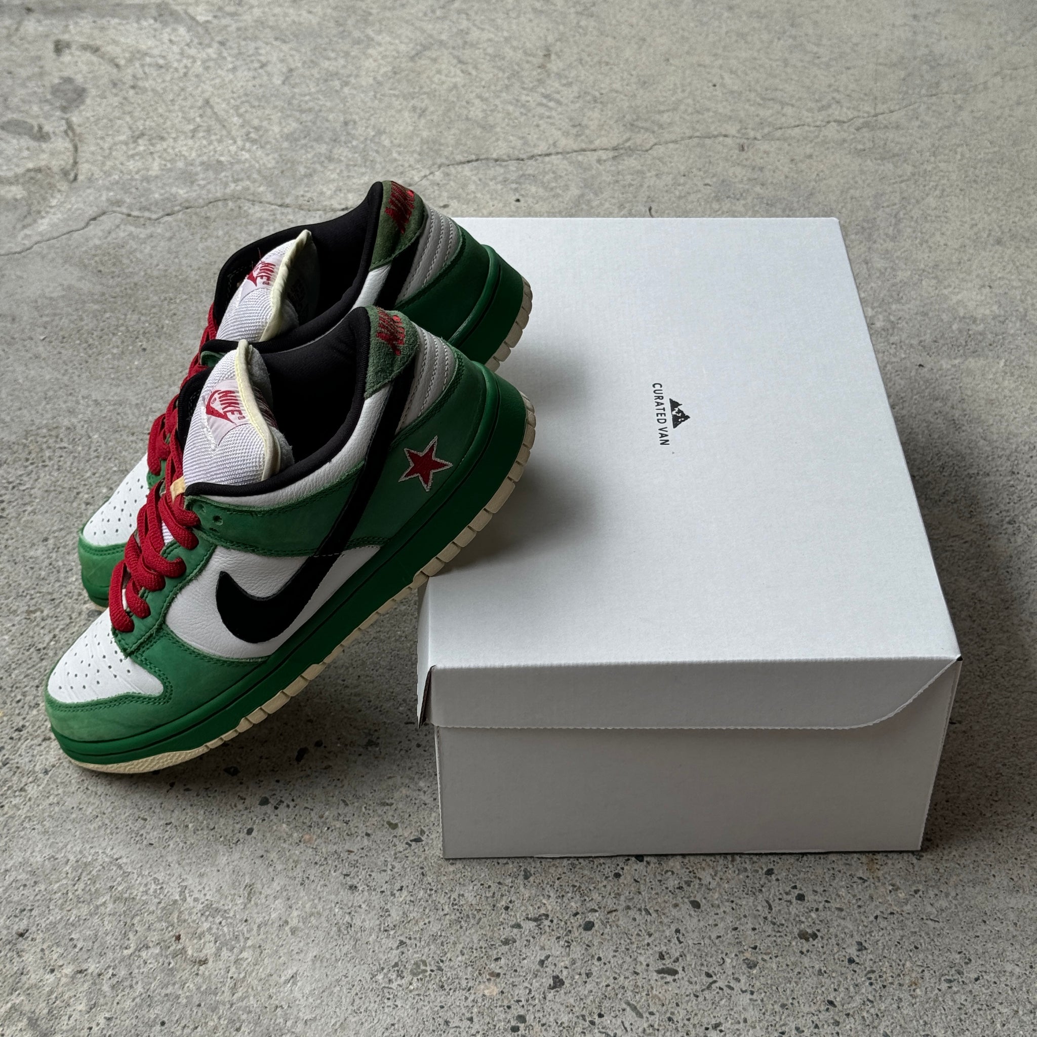 9 US - NIKE SB DUNK LOW HEINEKEN 2003