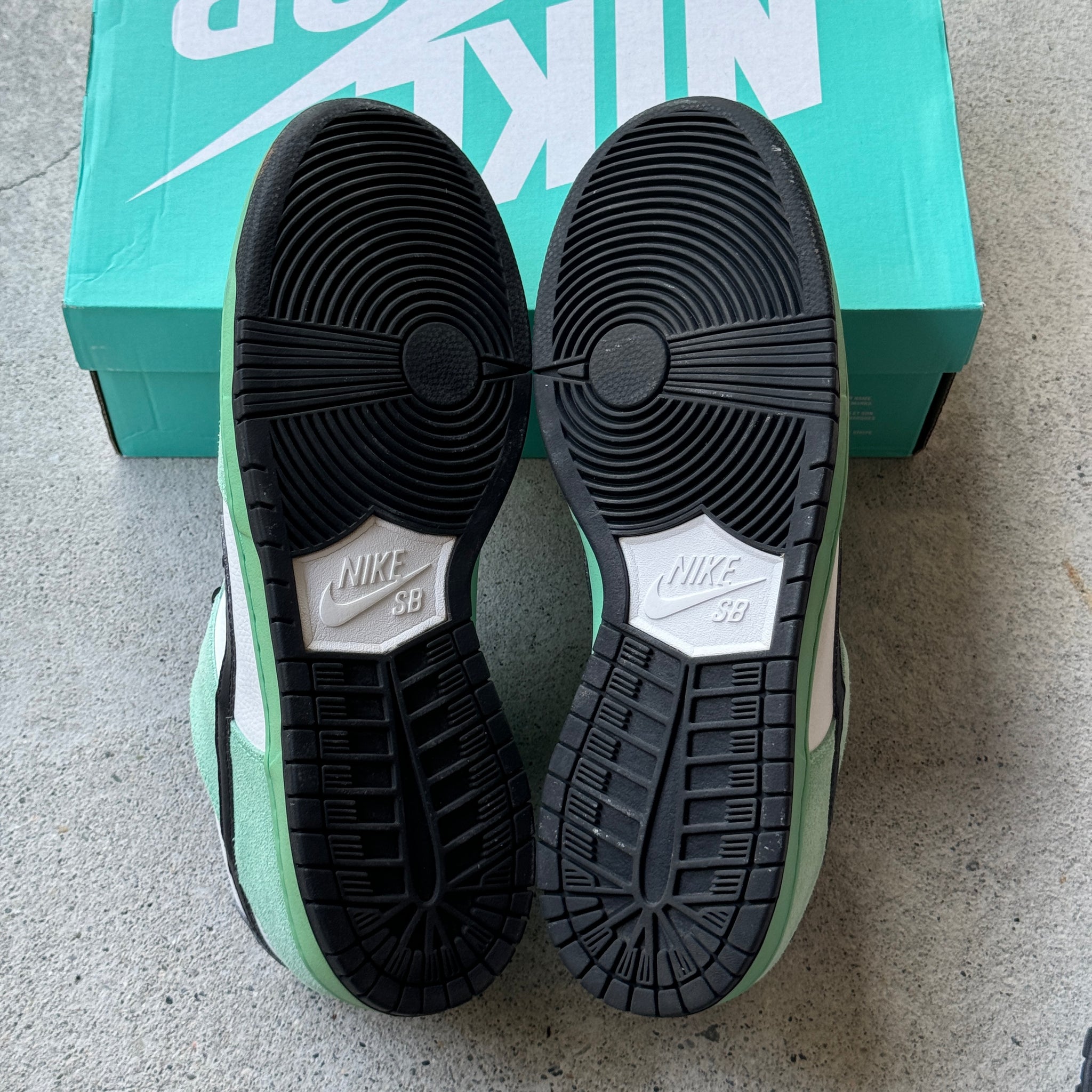 13 US - NIKE SB DUNK LOW SEA CRYSTAL W BOX 2016