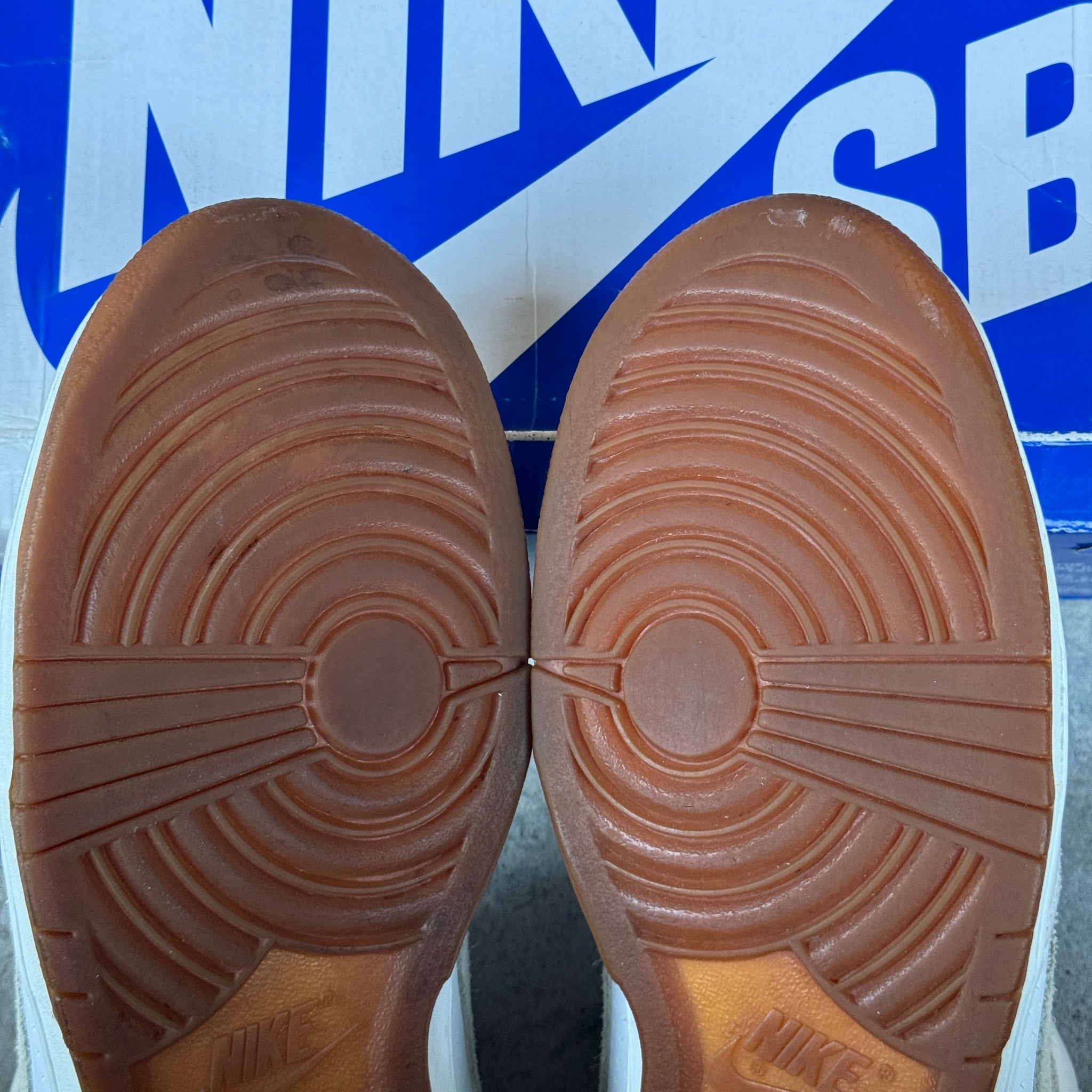 13 US - NIKE SB DUNK LOW GINO IANUCCI 3 W BOX 2009
