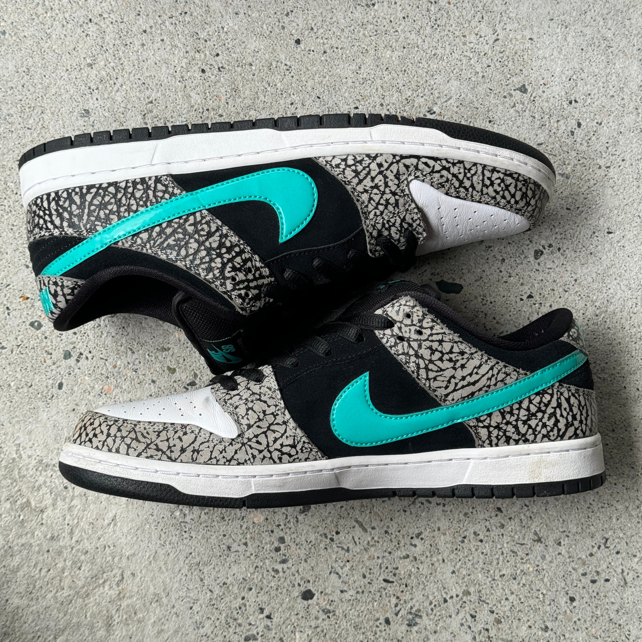 11 US - NIKE SB DUNK LOW ATMOS ELEPHANT W BOX 2020