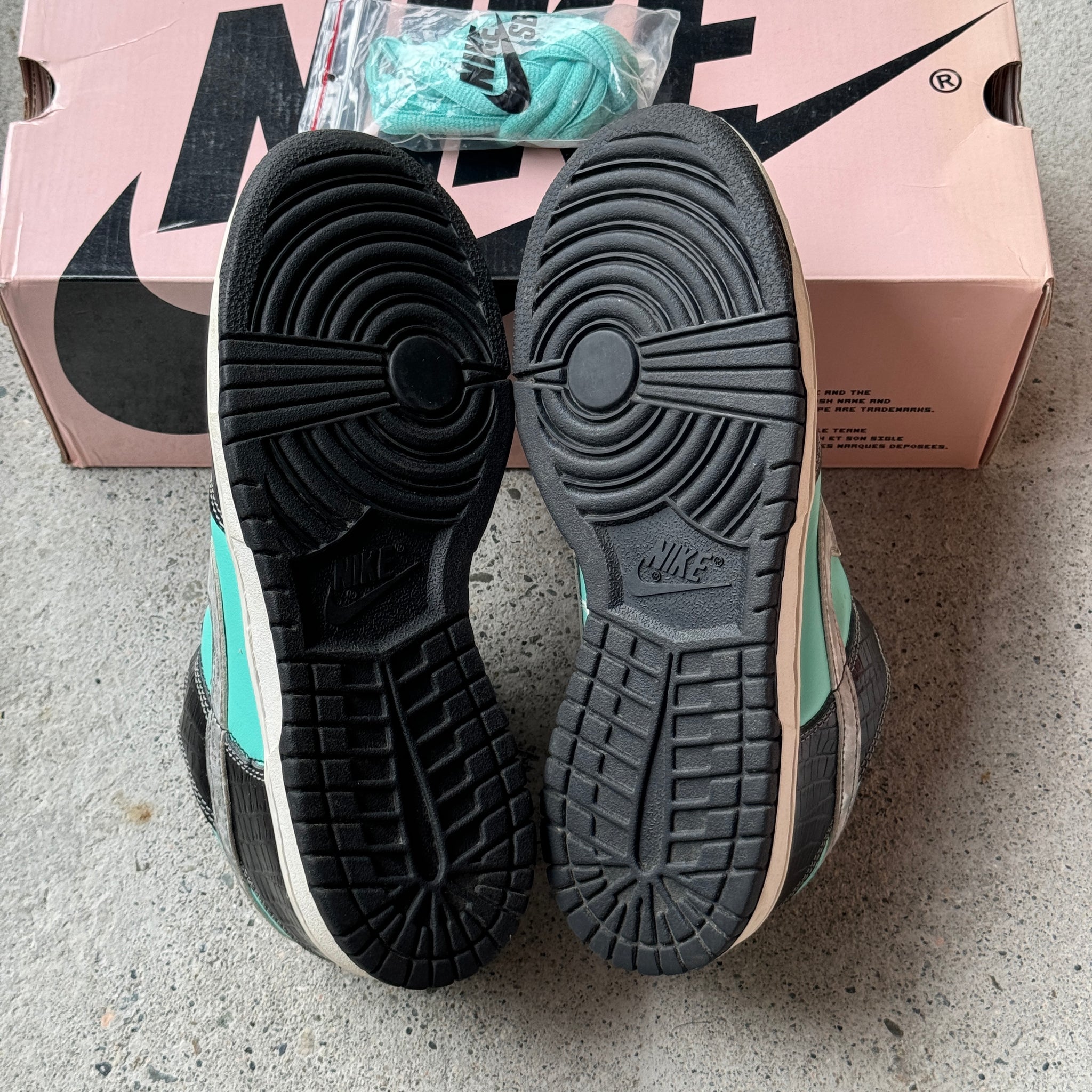 8 US - NIKE SB DUNK LOW TIFFANY W BOX 2005