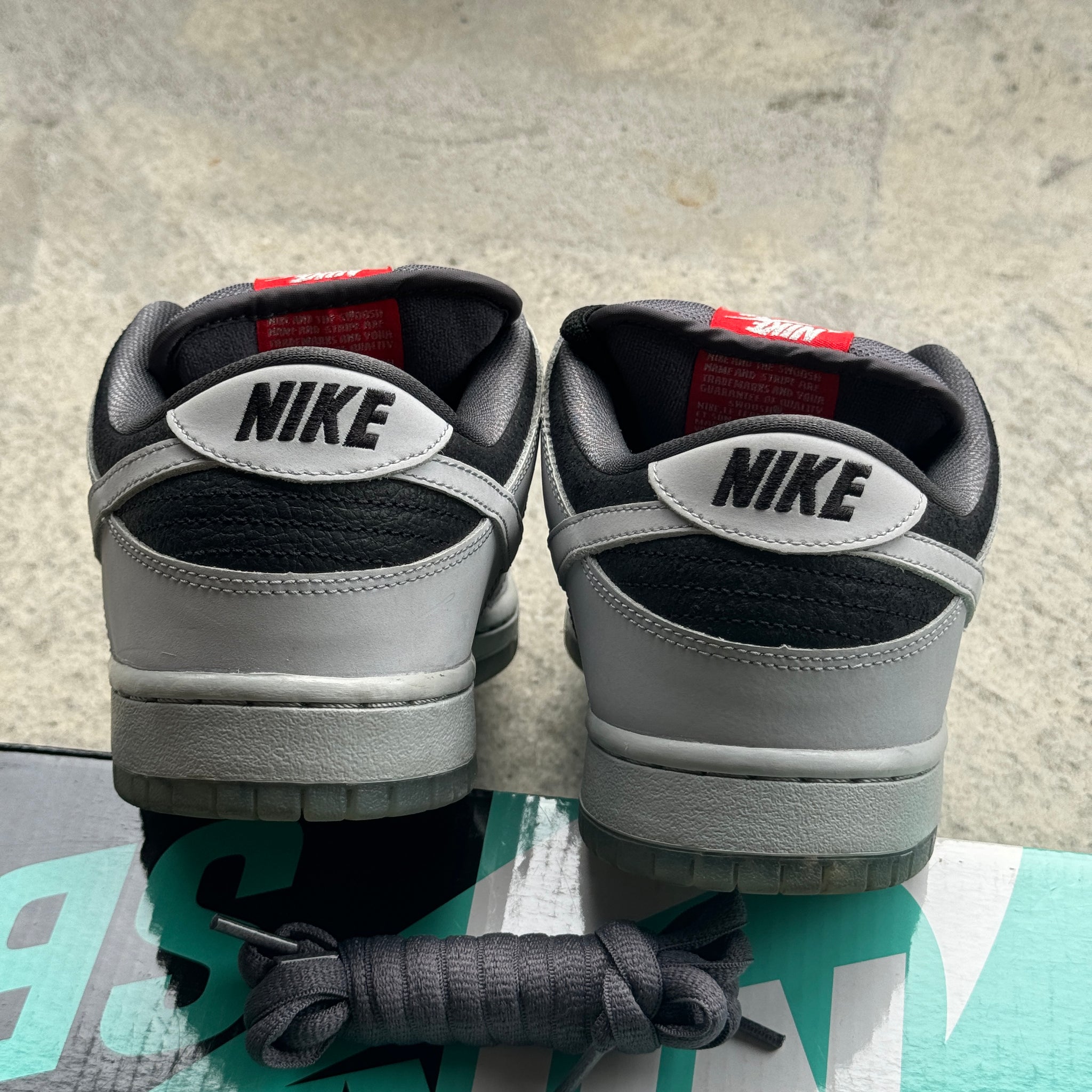 9 US - NIKE SB DUNK LOW ATLAS 35MM GREY W BOX 2015