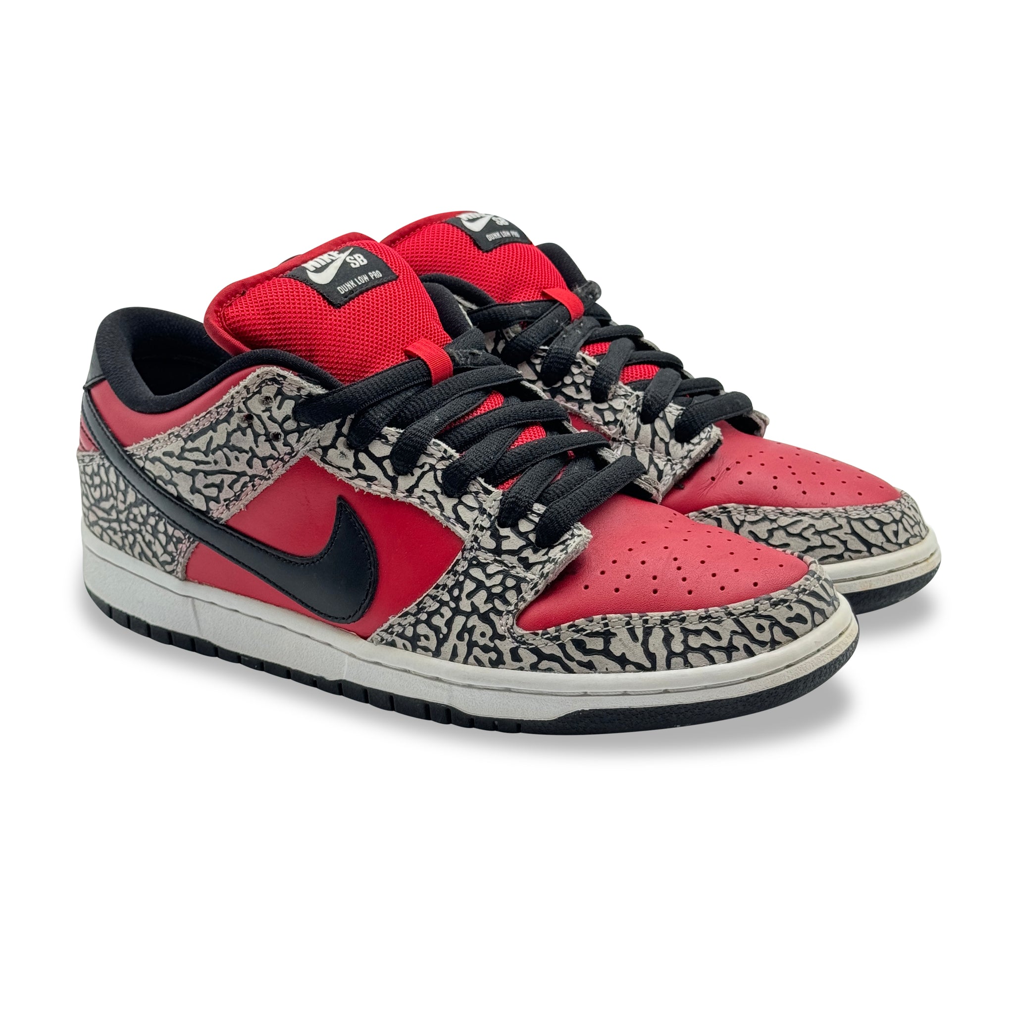 8.5 US - NIKE SB DUNK LOW SUPREME RED CEMENT W BOX 2012