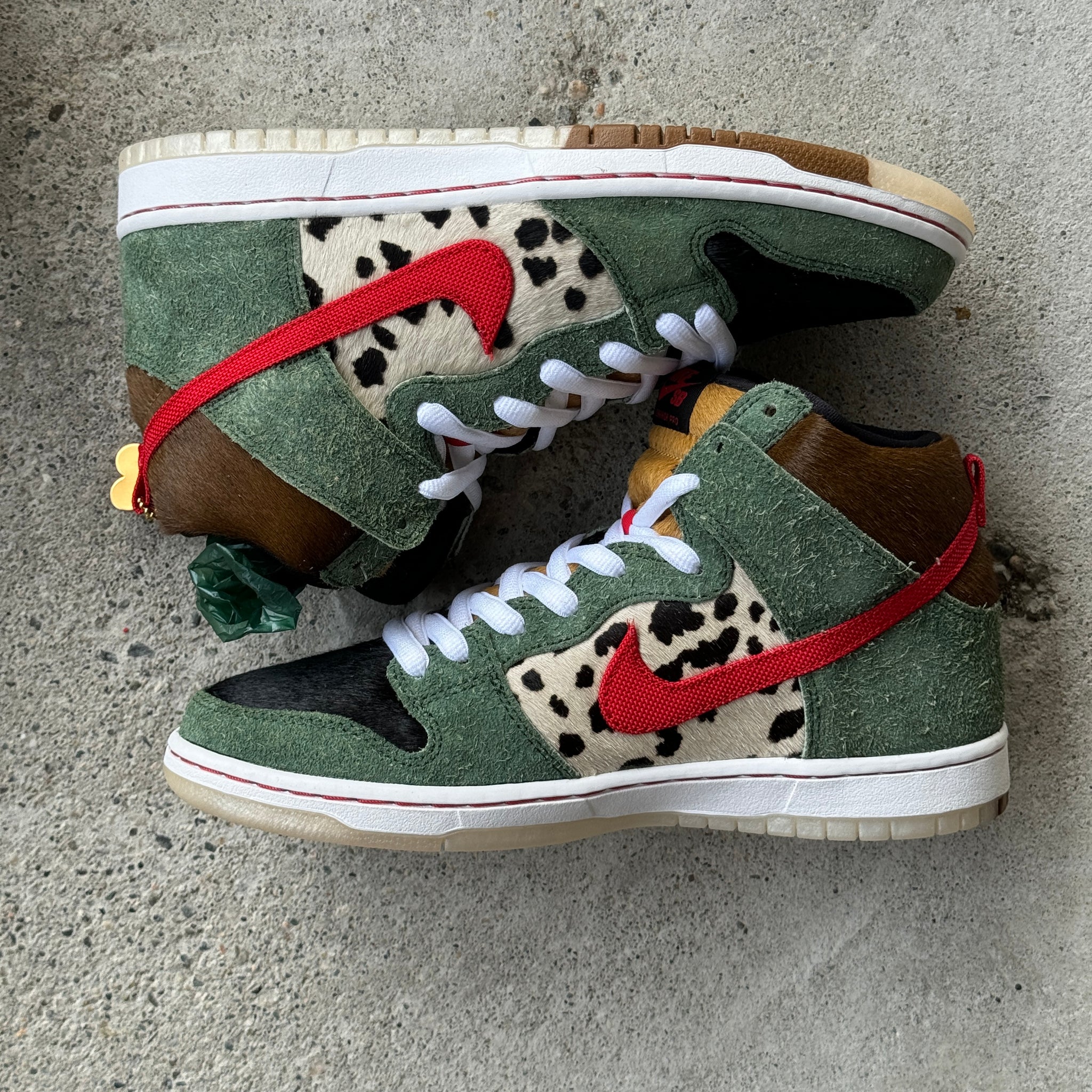 12 US - DS NIKE SB DUNK HIGH DOG WALKER SPECIAL BOX 2019