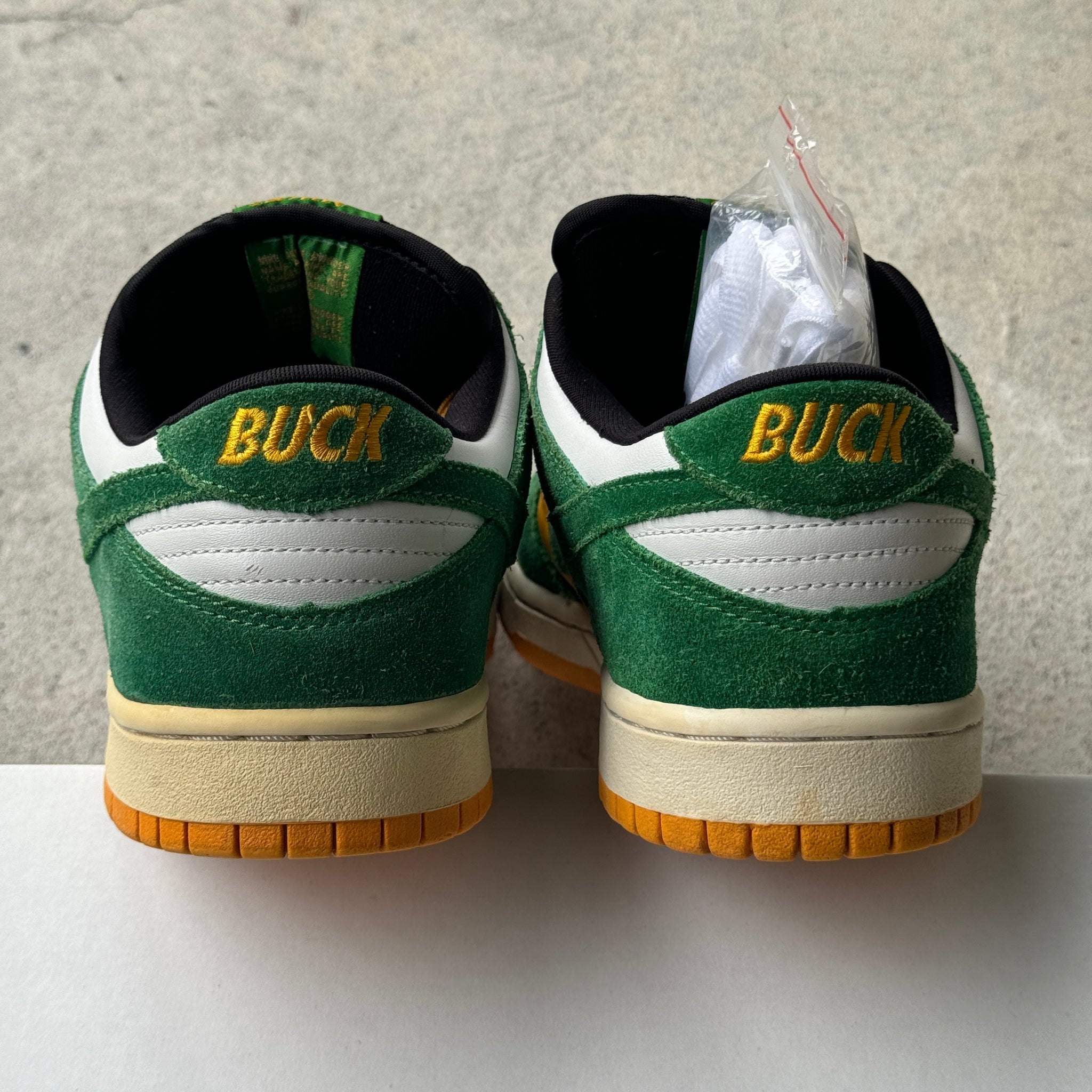 9 US - NIKE SB DUNK LOW BUCK 2004
