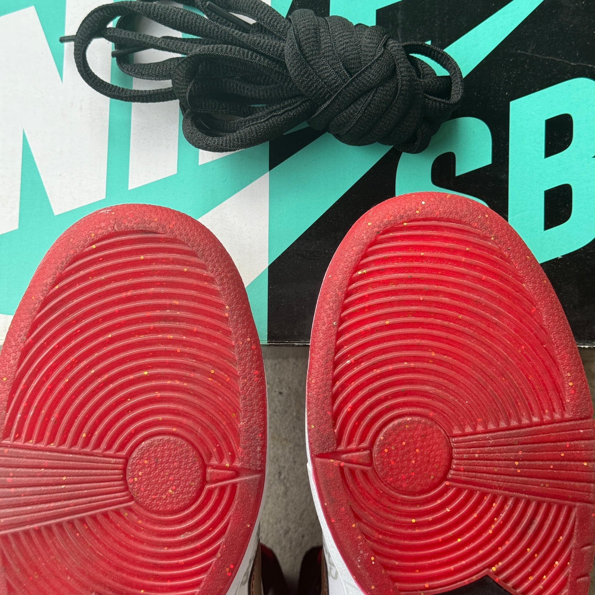 9.5 US - NIKE SB DUNK HIGH PAID IN FULL W BOX 2014
