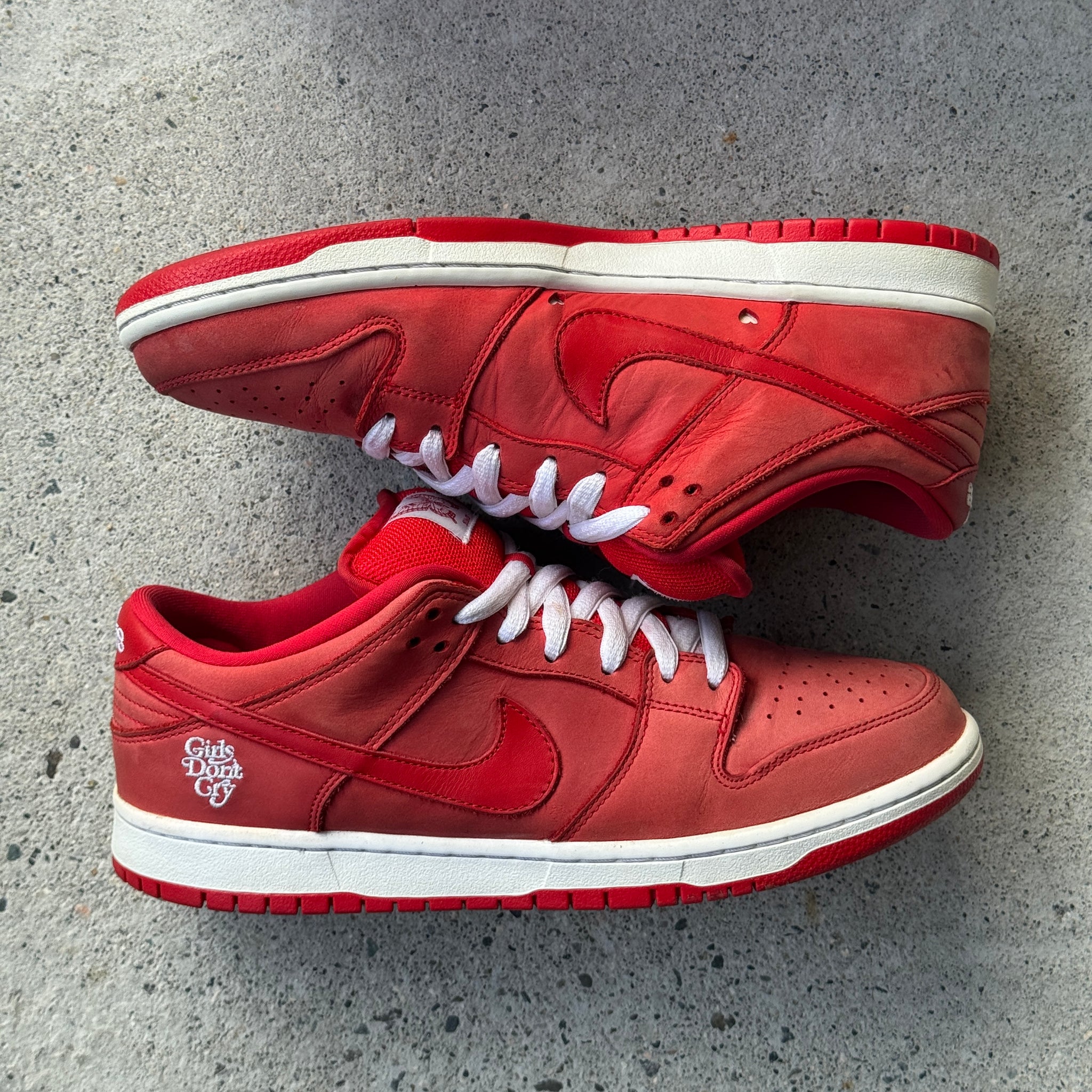 9.5 US - NIKE SB DUNK LOW GIRLS DONT CRY W BOX 2017