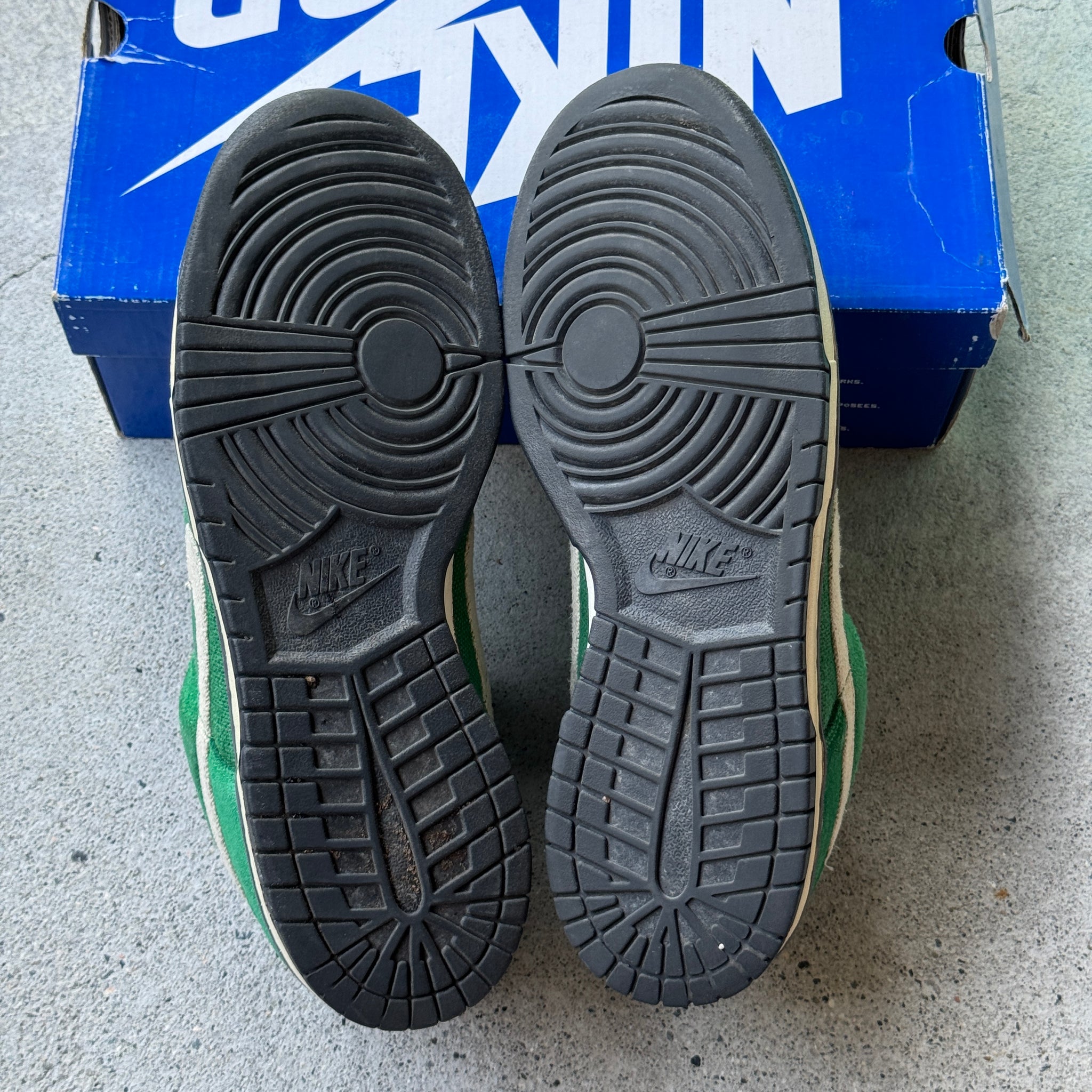 12 US - NIKE SB DUNK LOW WALLENBERG W BOX 2010