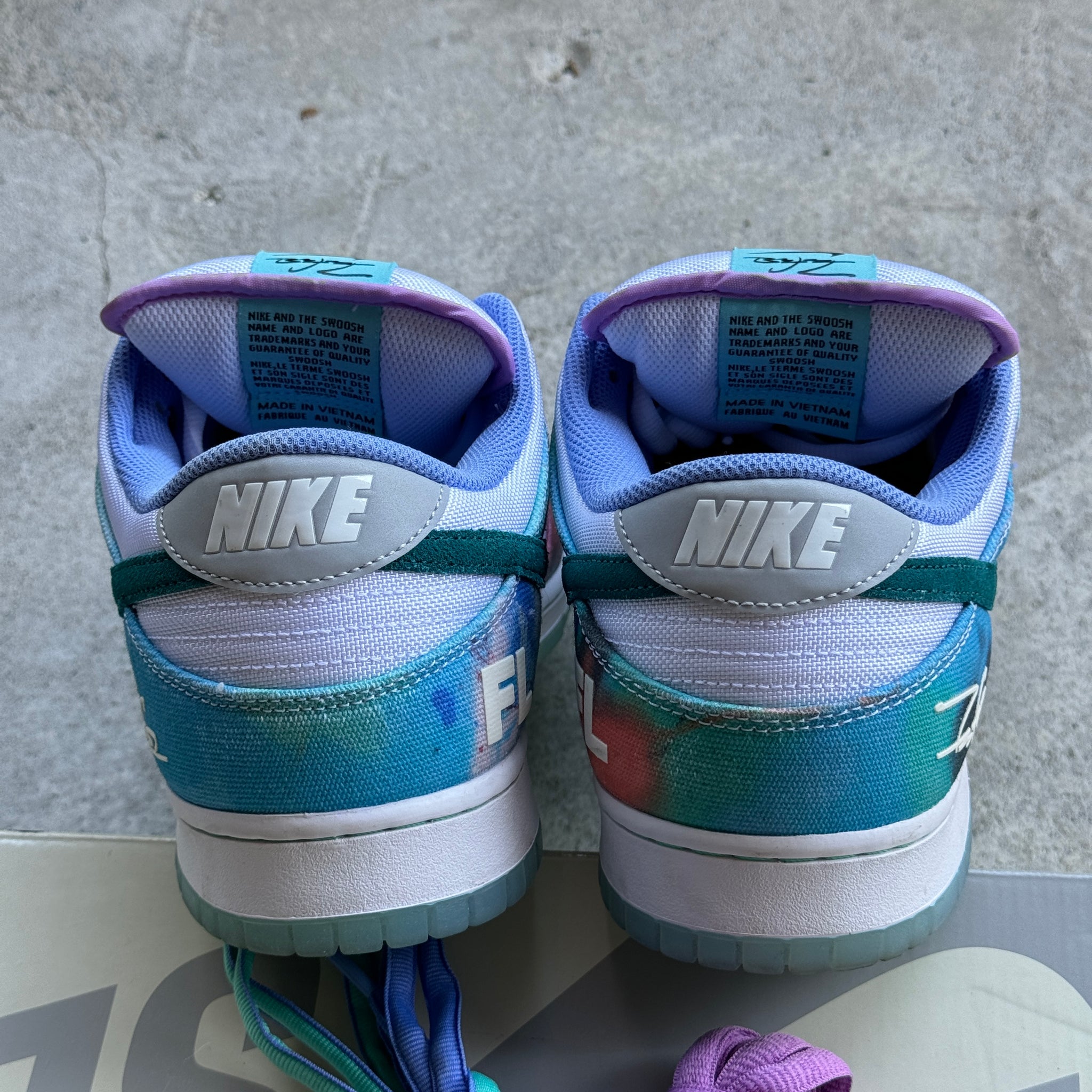 13 US - NIKE SB DUNK LOW FUTURA BLEACHED AQUA W BOX 2024