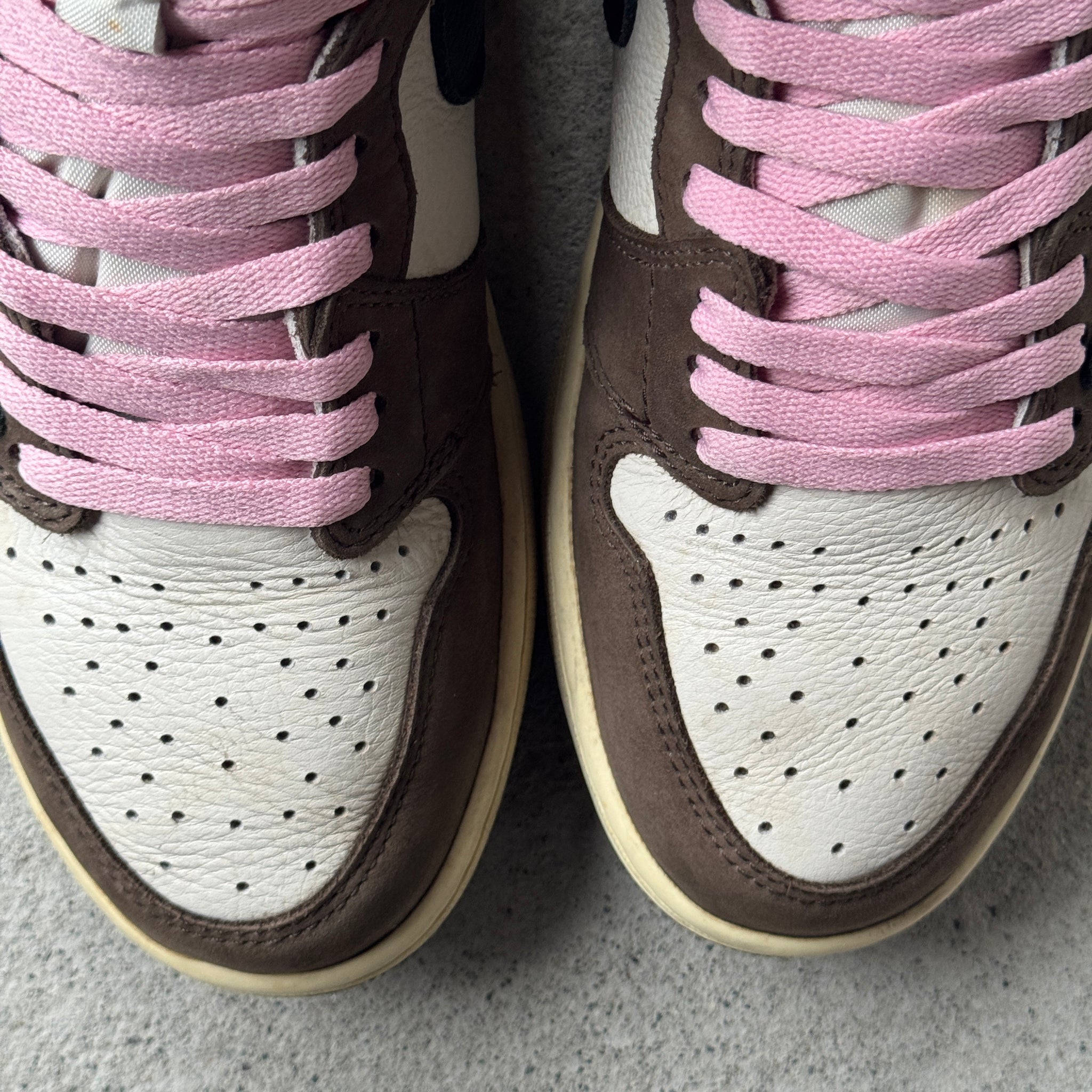 9 US - JORDAN 1 HIGH TRAVIS SCOTT MOCHA W BOX 2019