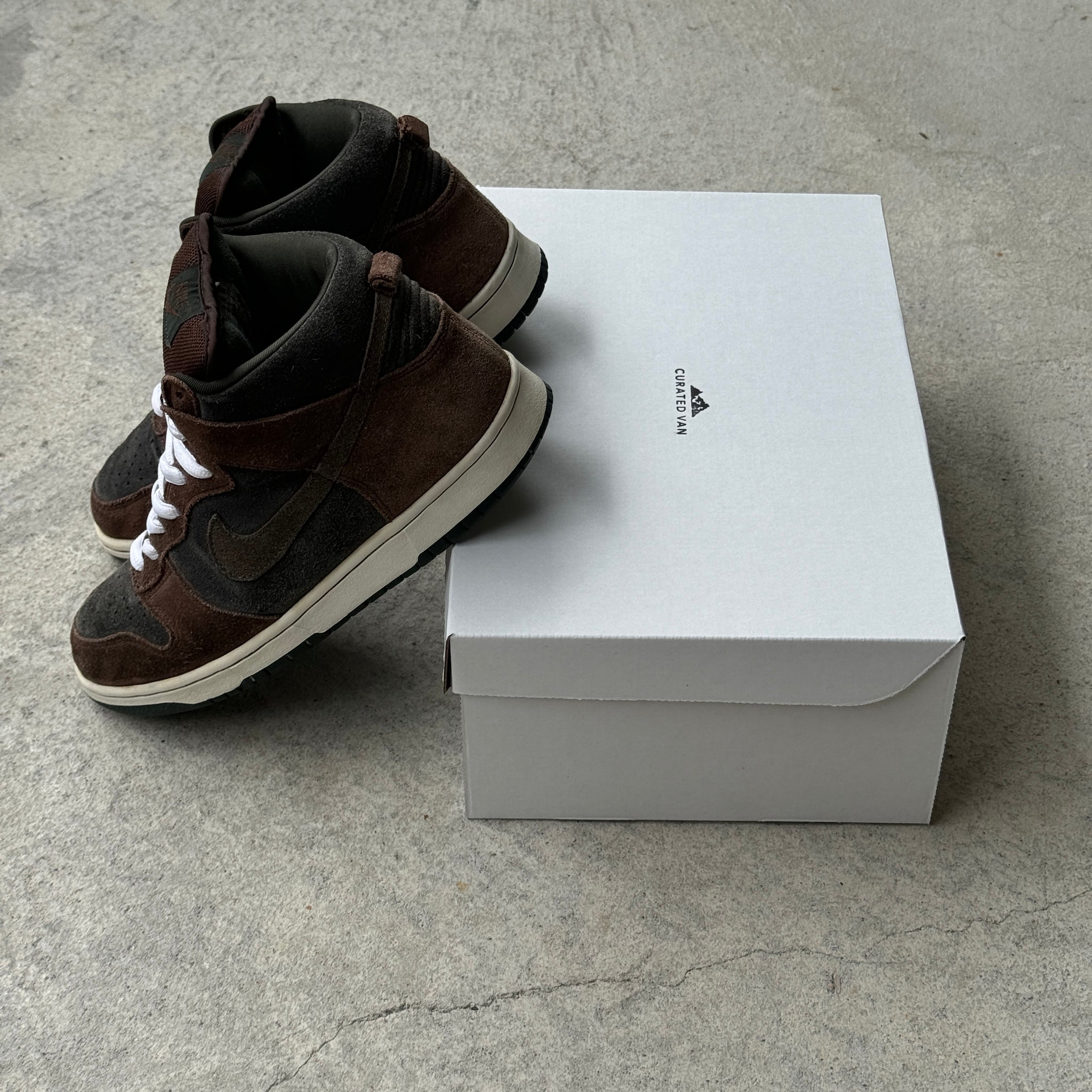 9.5 US - NIKE SB DUNK HIGH PAUL BROWN 2002