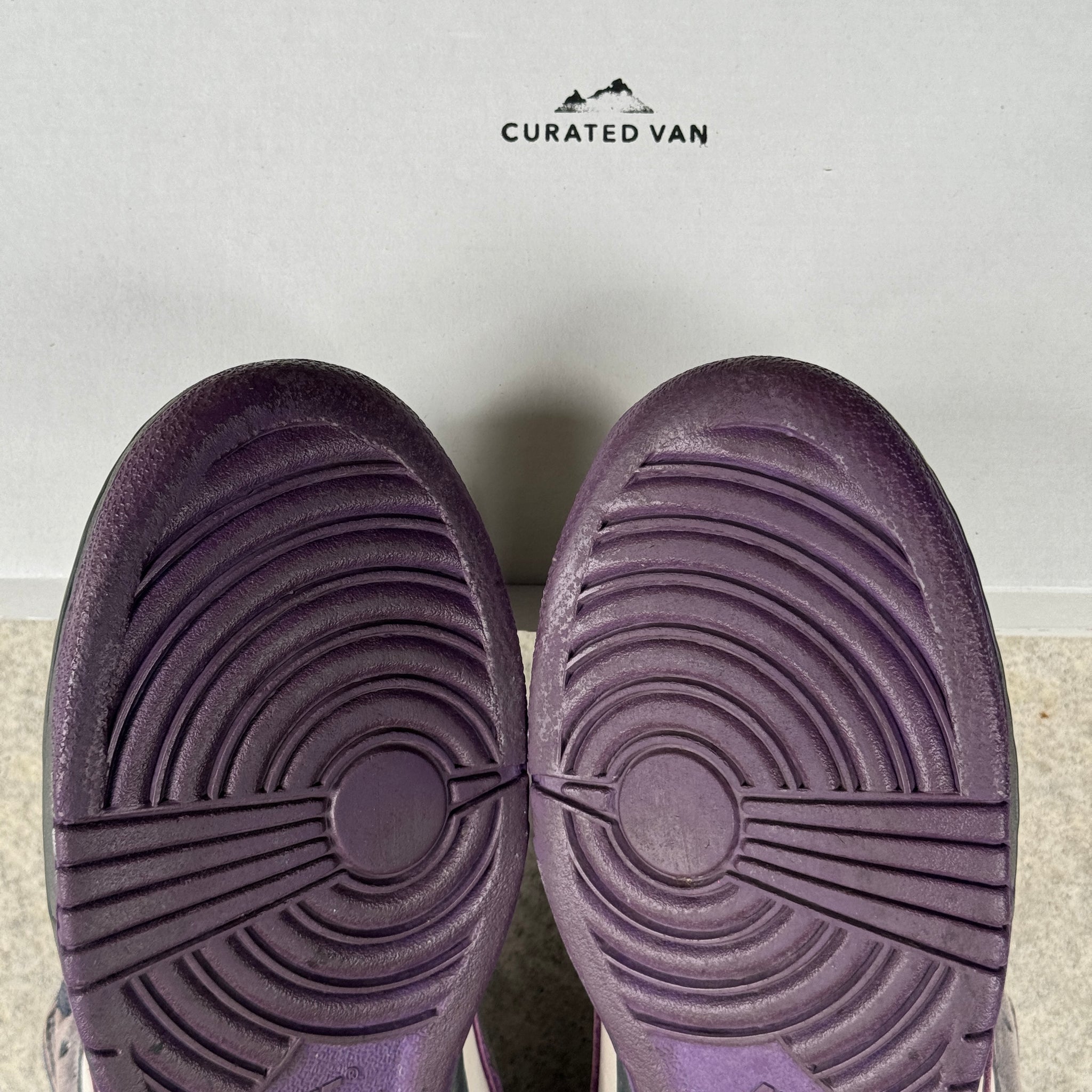 11 US - NIKE SB DUNK LOW PURPLE PIGEON 2006