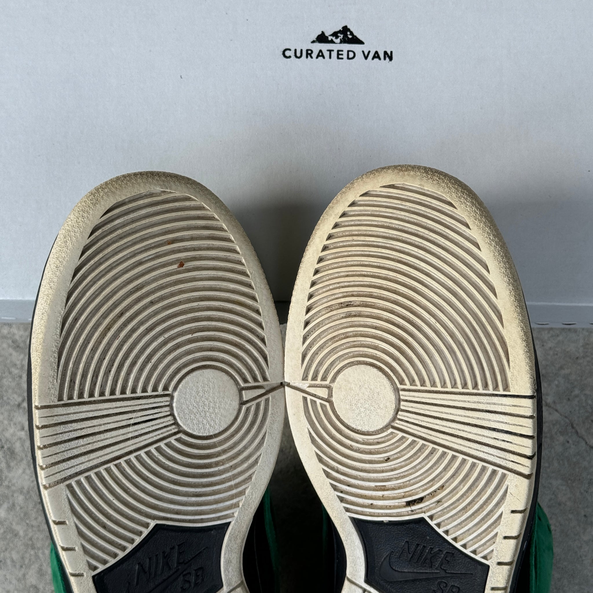 10 US - NIKE SB DUNK LOW GREEN LANTERN 2018