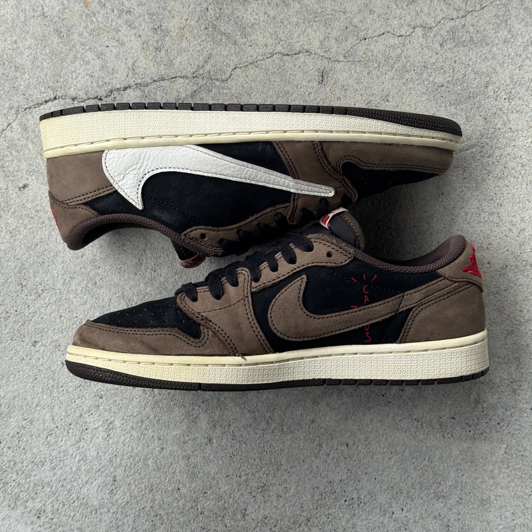 8.5 US - JORDAN 1 LOW TRAVIS SCOTT MOCHA 2019