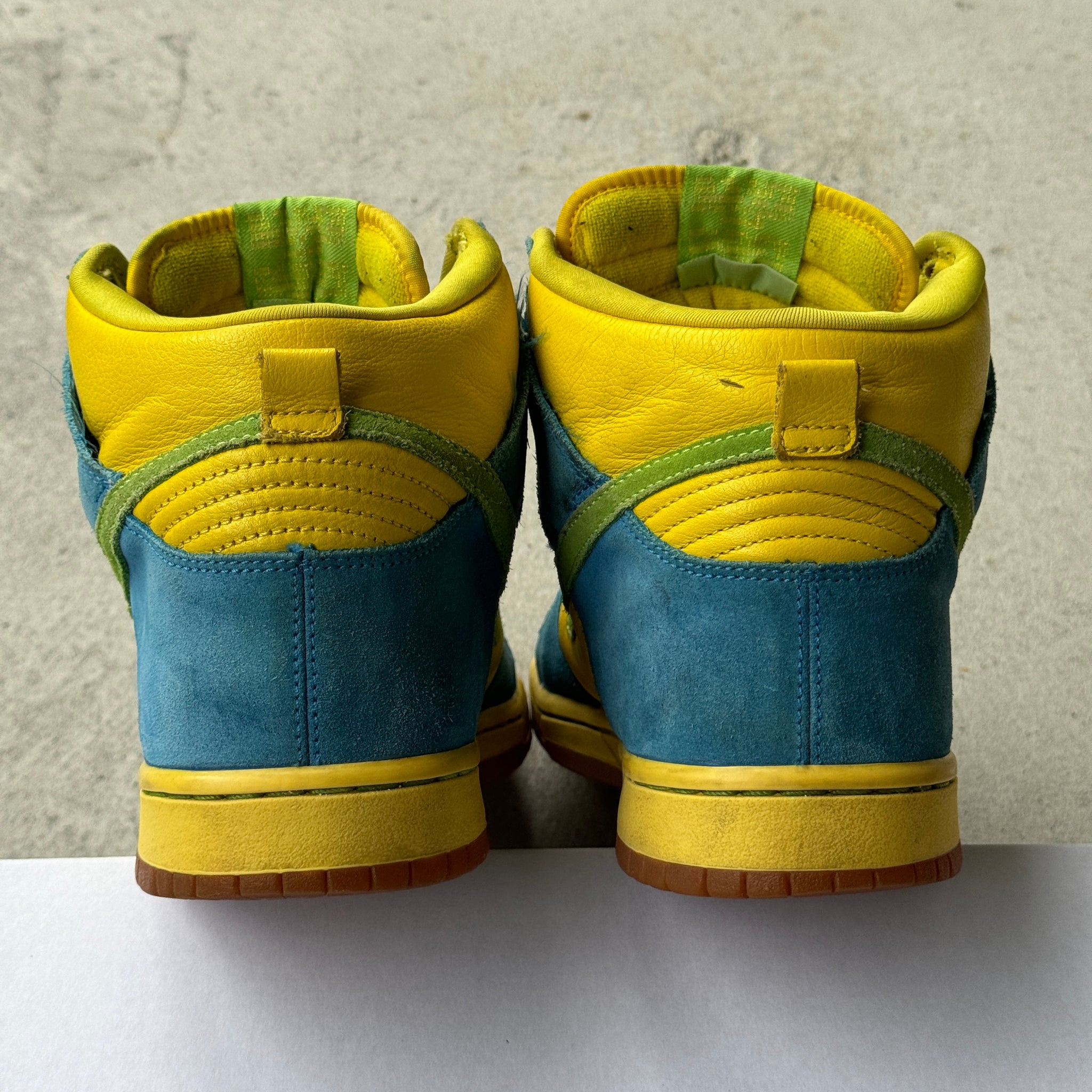 11 US - NIKE SB DUNK HIGH MARGE SIMPSON 2008